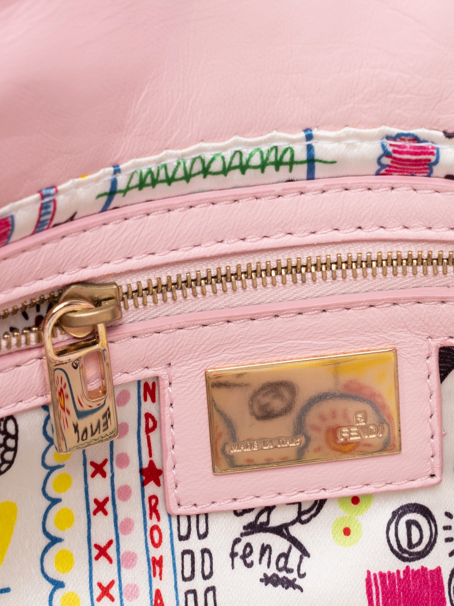 フェンディ マンマバケット ショルダーバッグ レザー ピンク ゴールド金具