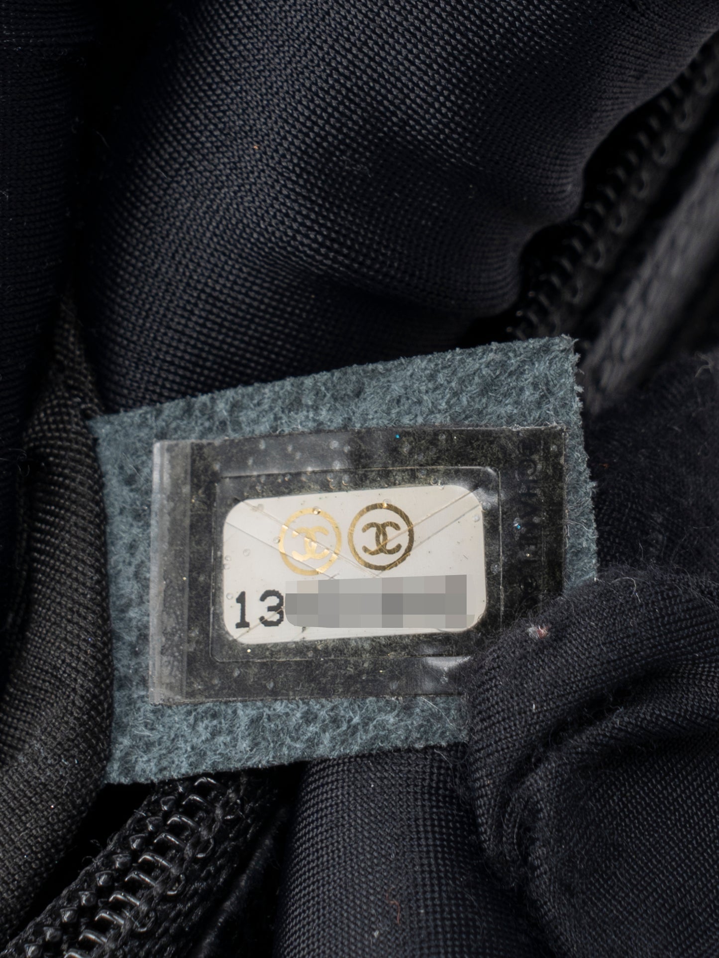 シャネル ココマーク ハーフムーン チェーンウォレット キャビアスキン ブラック シルバー金具