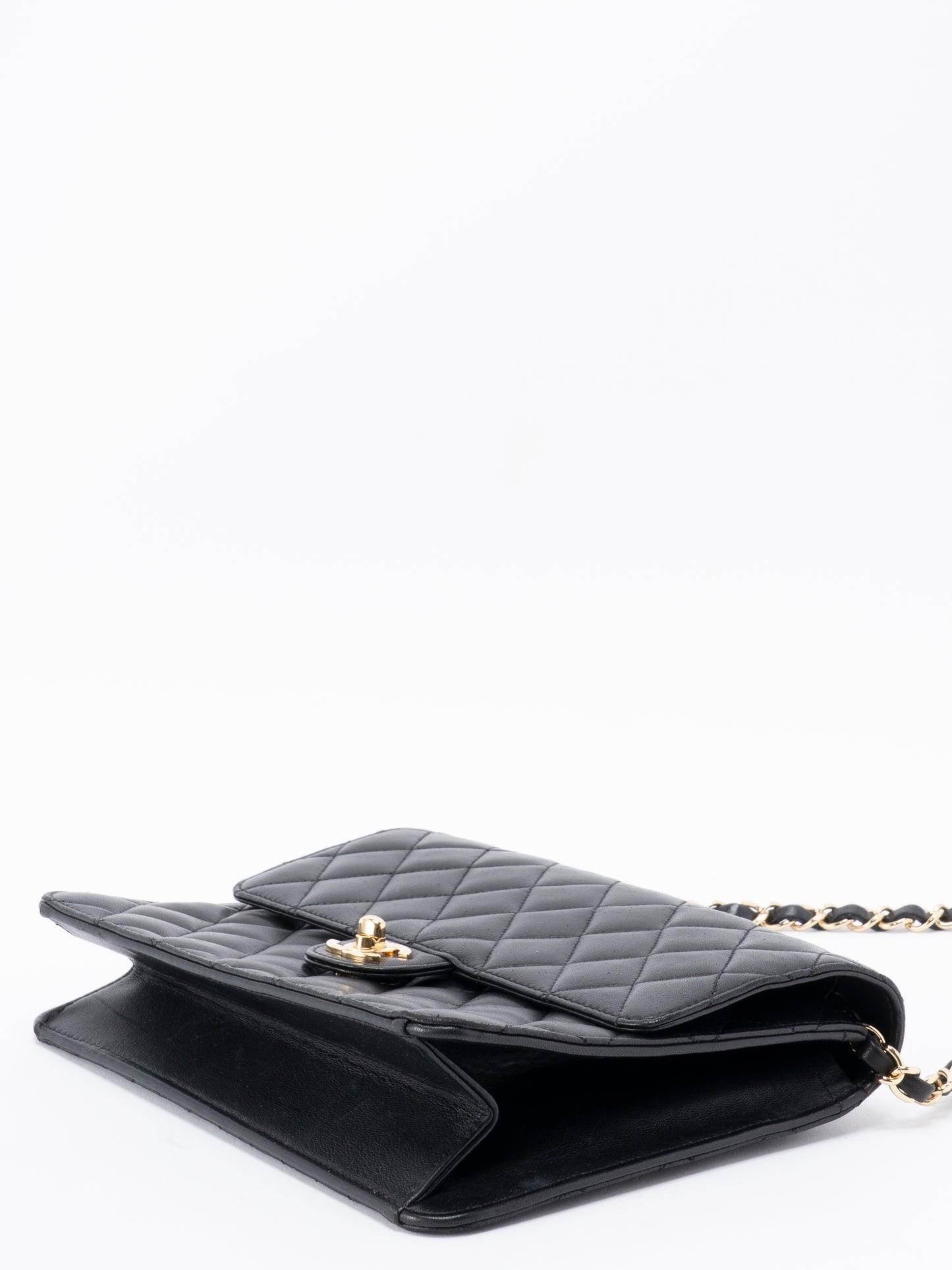 シャネル マトラッセ ターンロック シングルフラップ チェーンショルダーバッグ ラムスキン ブラック ゴールド金具