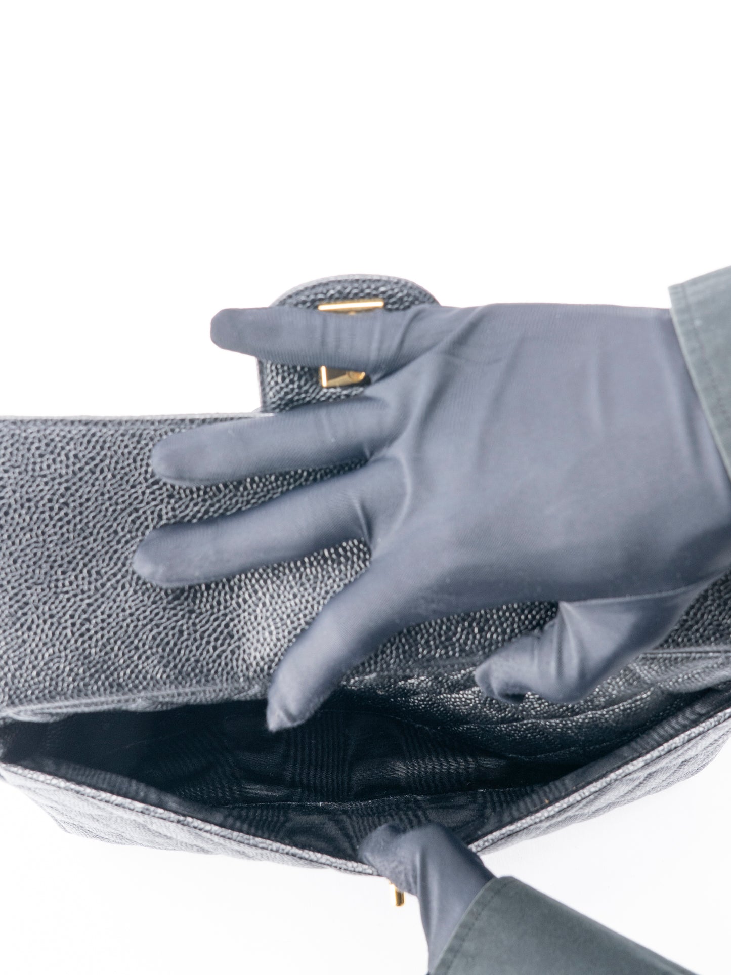 シャネル マトラッセ ターンロック チェーンカメラバッグ キャビアスキン ブラック ゴールド金具