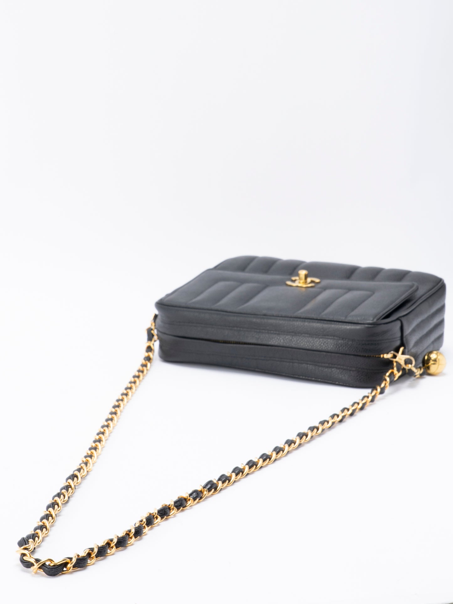 シャネル マドモアゼル チェーンカメラバッグ キャビアスキン ブラック ゴールド金具