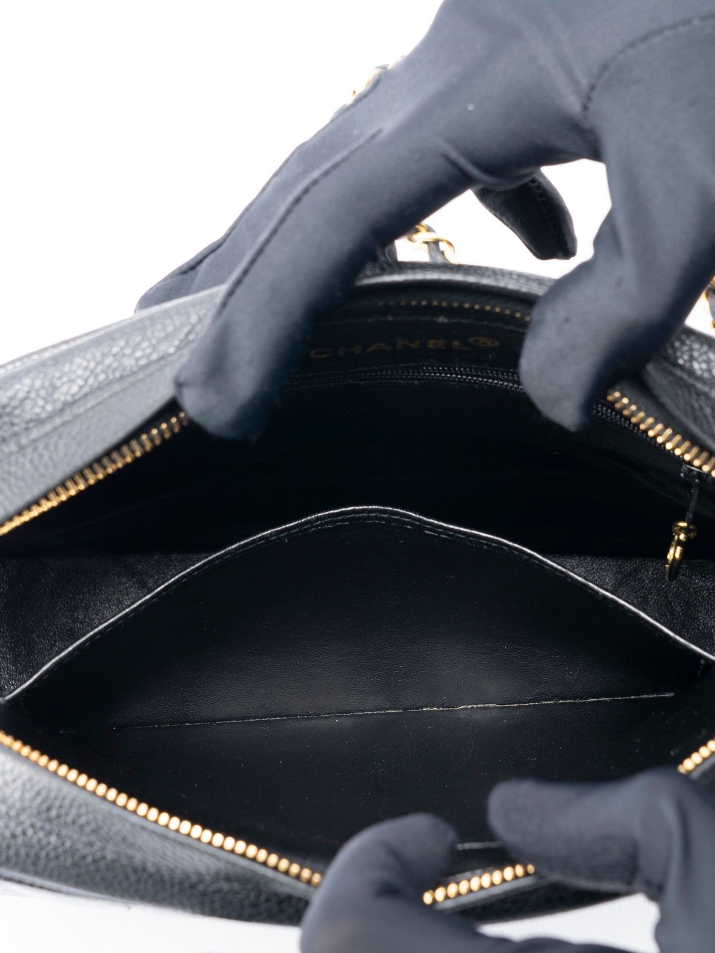 シャネル マドモアゼル チェーンカメラバッグ キャビアスキン ブラック ゴールド金具