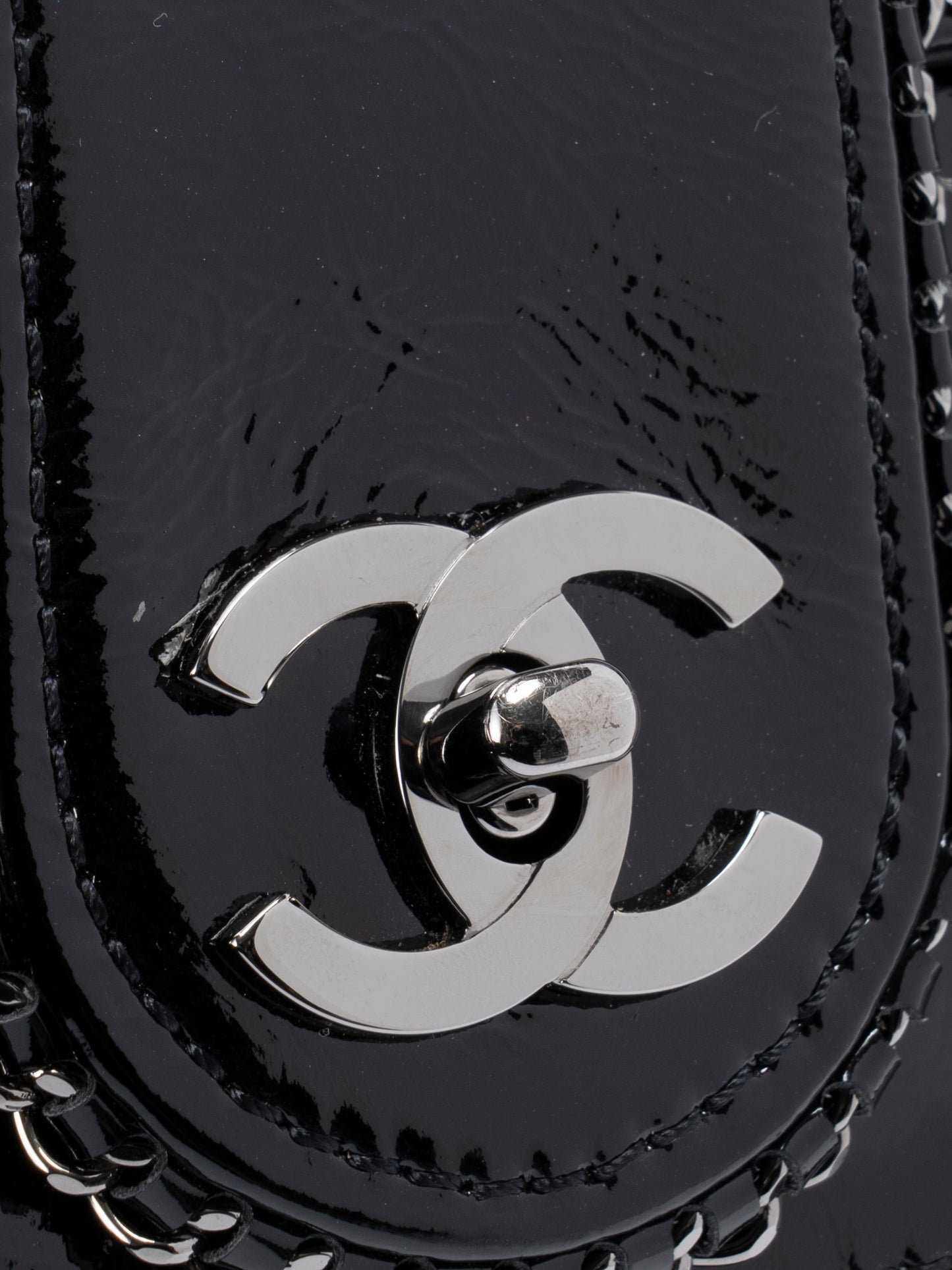 シャネル マトラッセ チェーンショルダーバッグ パテントレザー ブラック シルバー金具
