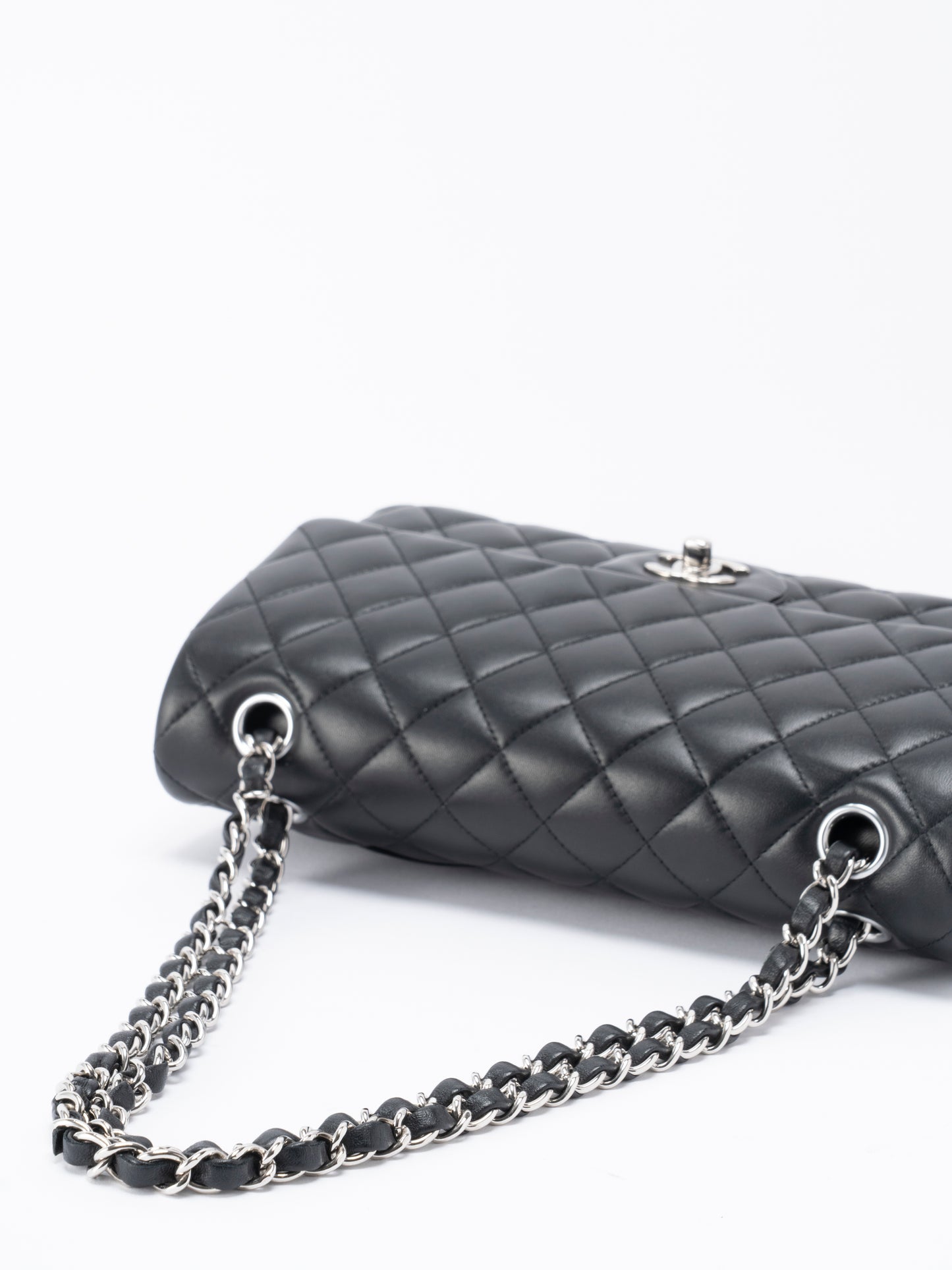 シャネル Wフラップ マトラッセ25 チェーンショルダー バッグ ラムスキン ブラック シルバー金具