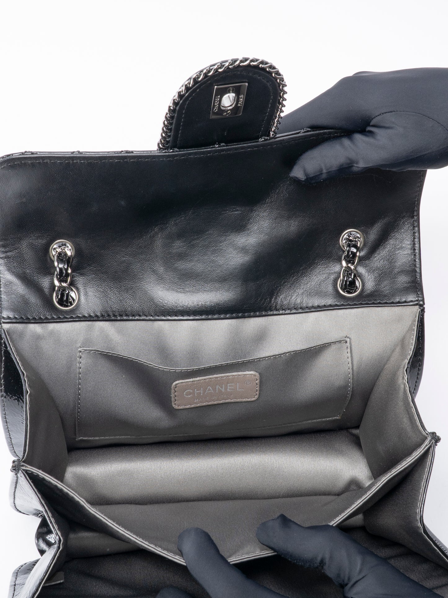 シャネル マトラッセ チェーンショルダーバッグ パテントレザー ブラック シルバー金具