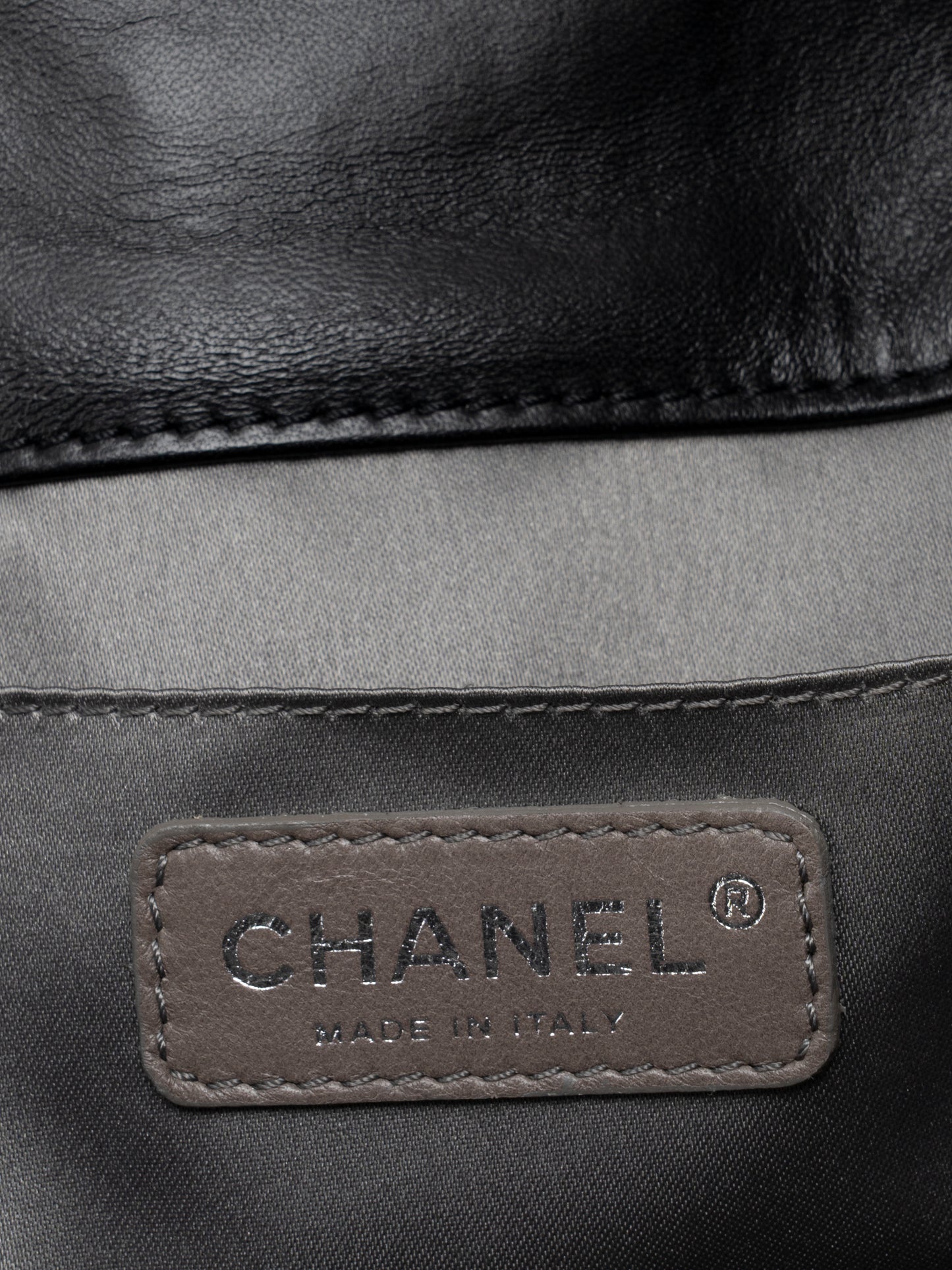 シャネル マトラッセ チェーンショルダーバッグ パテントレザー ブラック シルバー金具