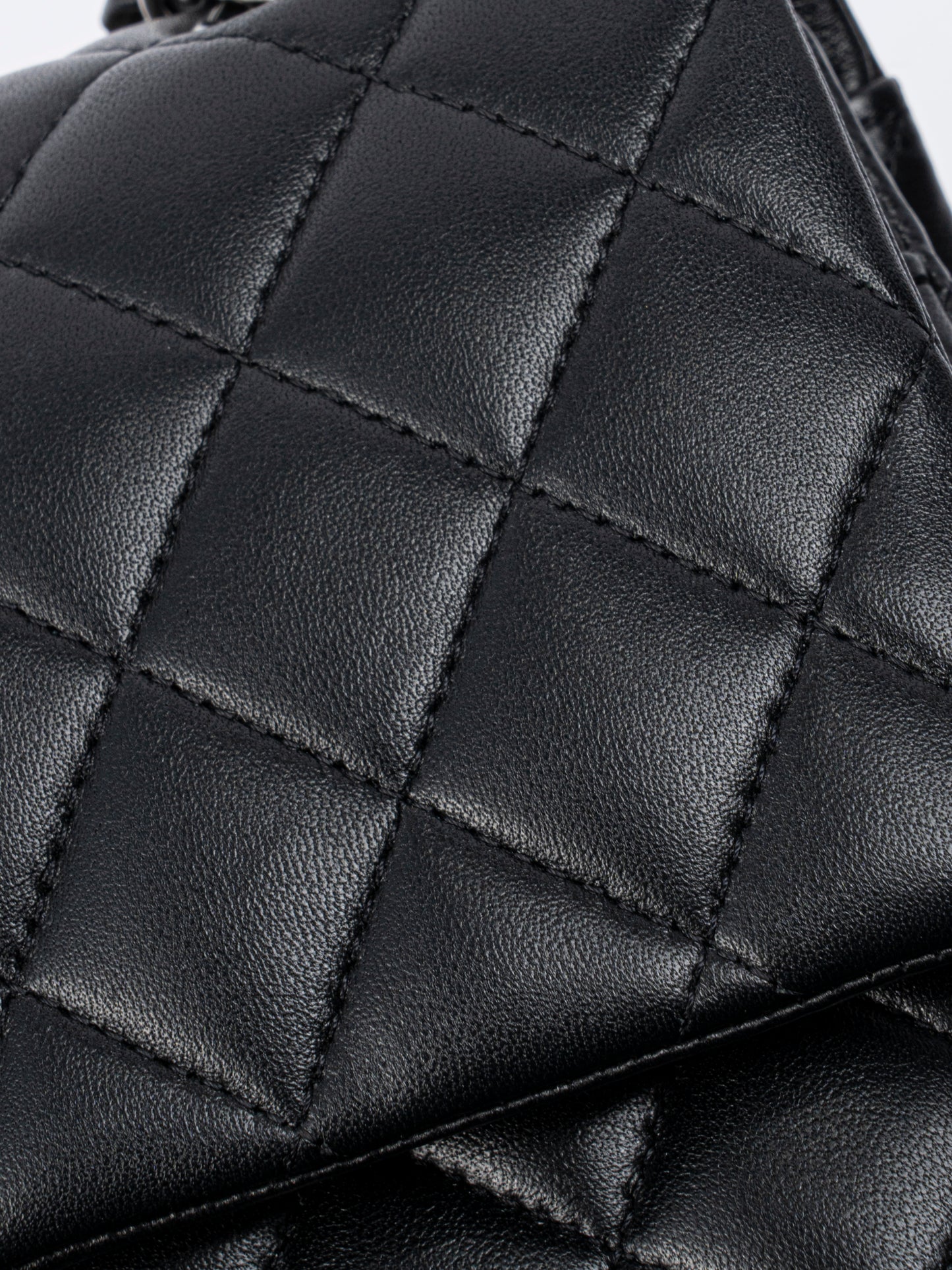 シャネル Wフラップ マトラッセ25 チェーンショルダー バッグ ラムスキン ブラック シルバー金具