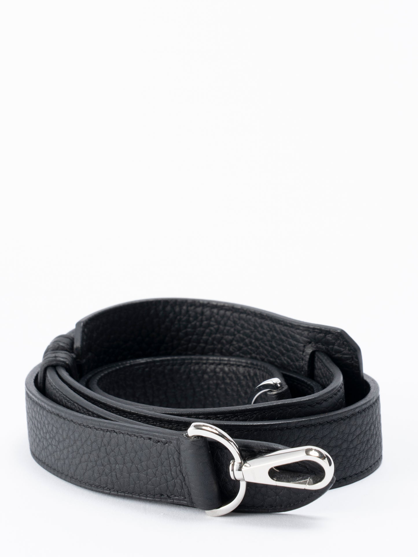 エルメス ジプシエール28 ショルダーバッグ W刻:2024年 トリヨンクレマンス ブラック シルバー金具