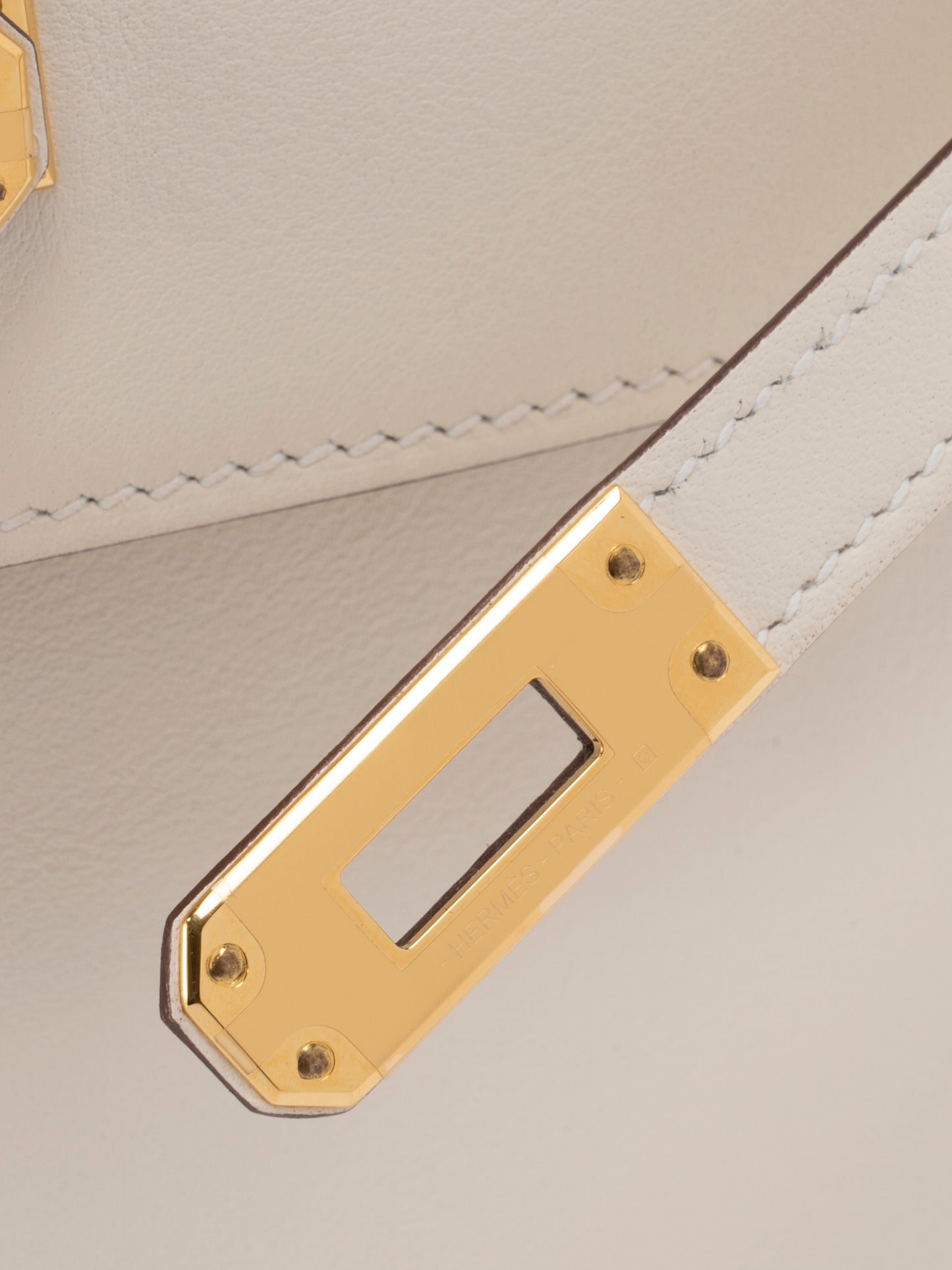 エルメス ポシェットケリー ハンドバッグ W刻:2024年 スイフト ナタ ゴールド金具