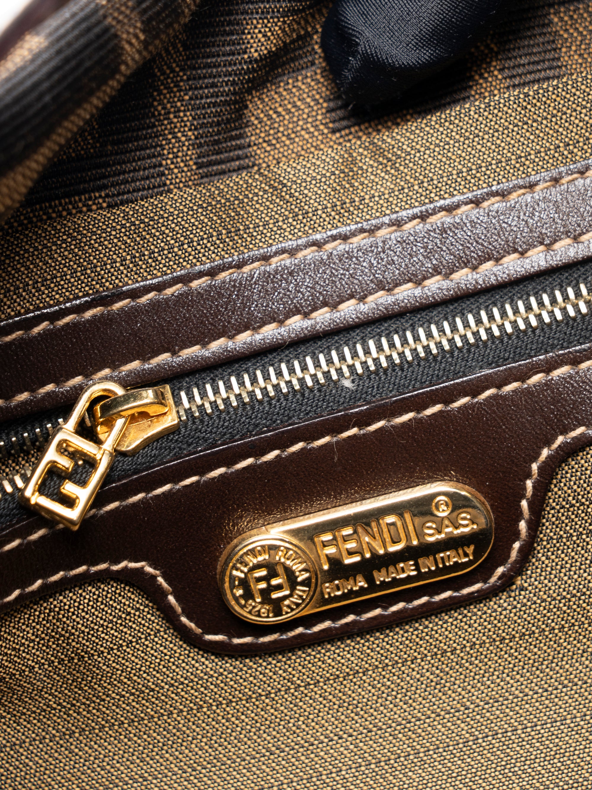 フェンディ ズッカ マンマバケット ショルダーバッグ キャンバス