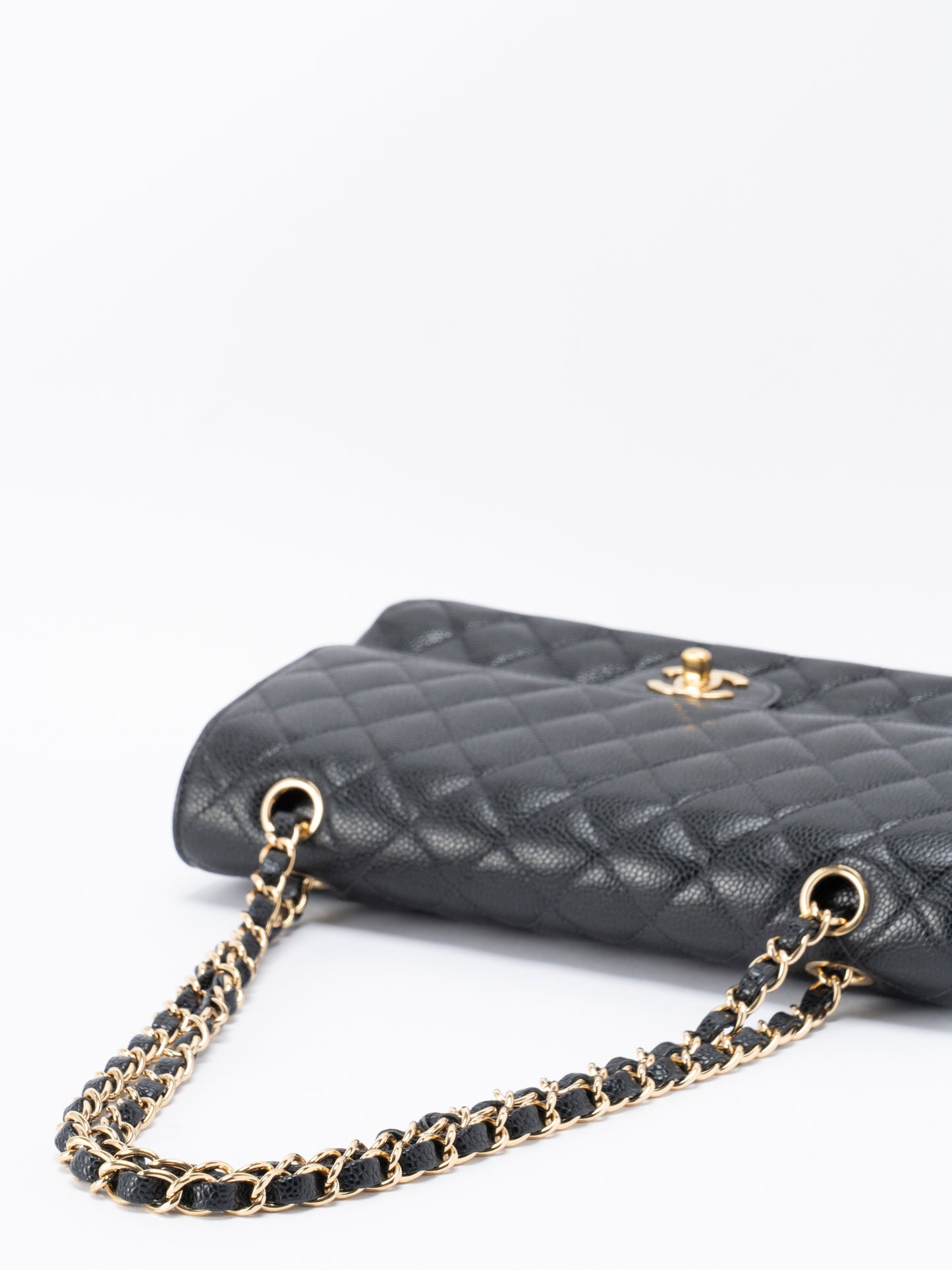 シャネル Wフラップ マトラッセ25 ショルダーチェーンバッグ キャビアスキン ブラック ゴールド金具