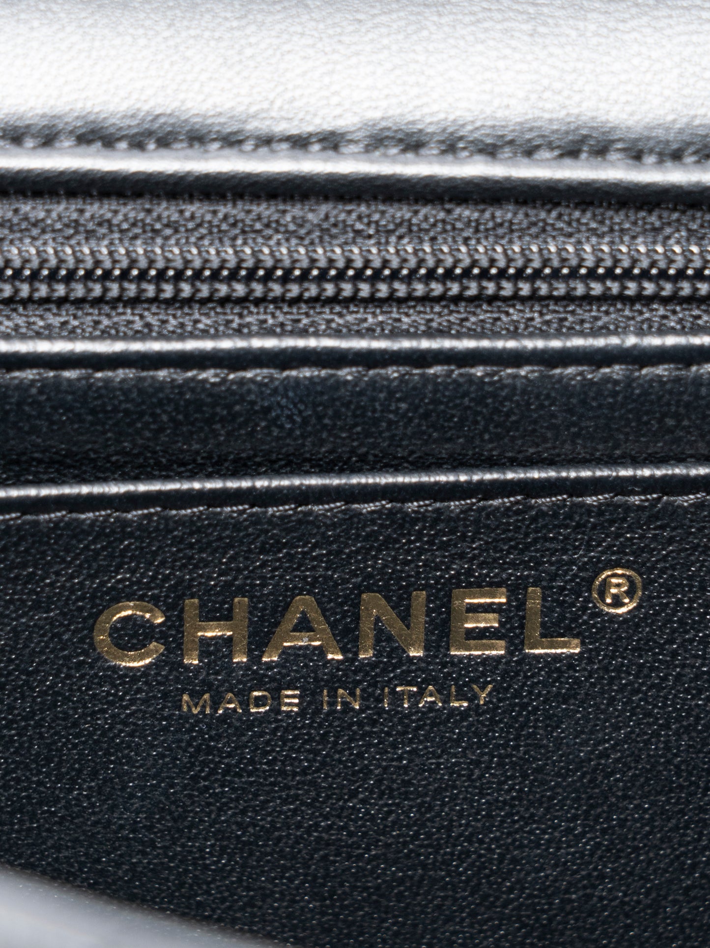 シャネル トップハンドル ミニフラップ シリアルプレート 2WAYショルダーバッグ ラムスキン ブラック ゴールド金具