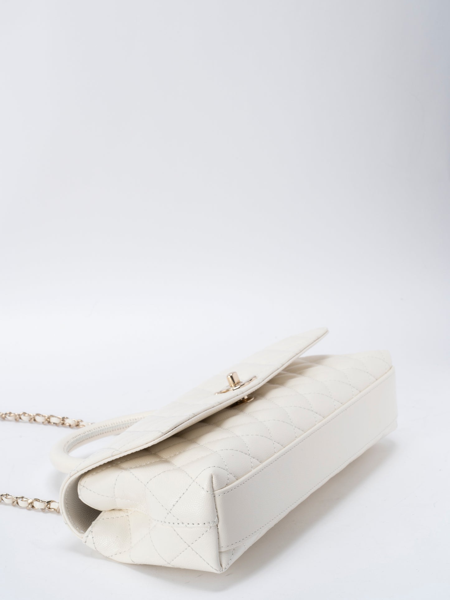 シャネル マトラッセ  ココハンドル29 シリアルプレート チェーンショルダーバッグ バッグ キャビアスキン ホワイト ゴールド金具 新品