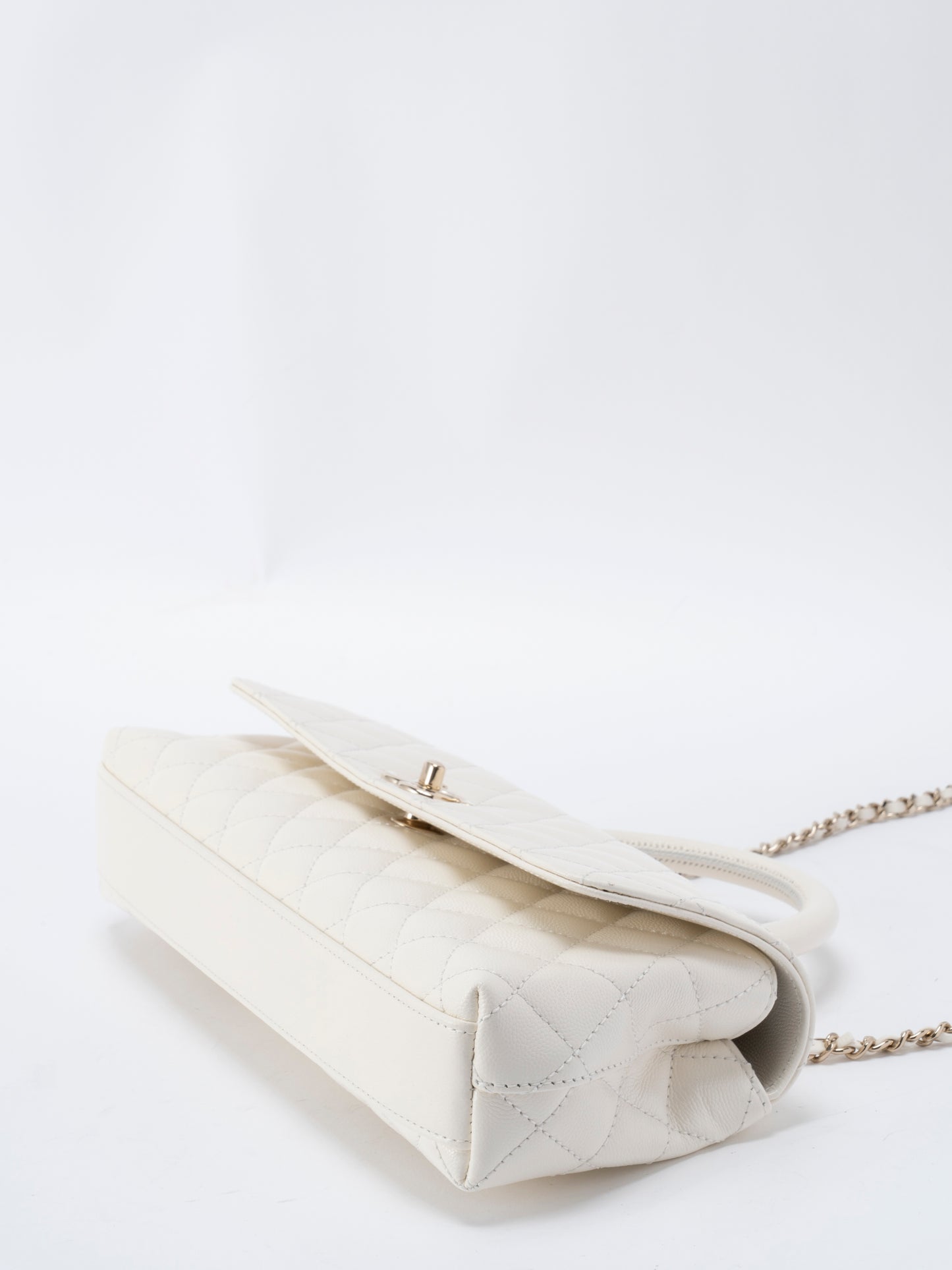 シャネル マトラッセ  ココハンドル29 シリアルプレート チェーンショルダーバッグ バッグ キャビアスキン ホワイト ゴールド金具 新品