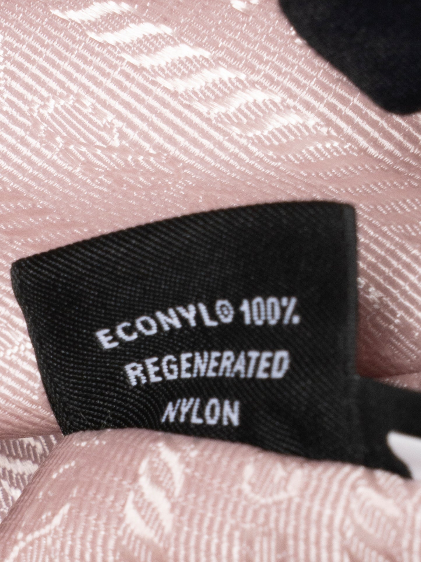 プラダ 2005 Re-Nylon ナイロン ショルダーバッグ ピンク ゴールド金具