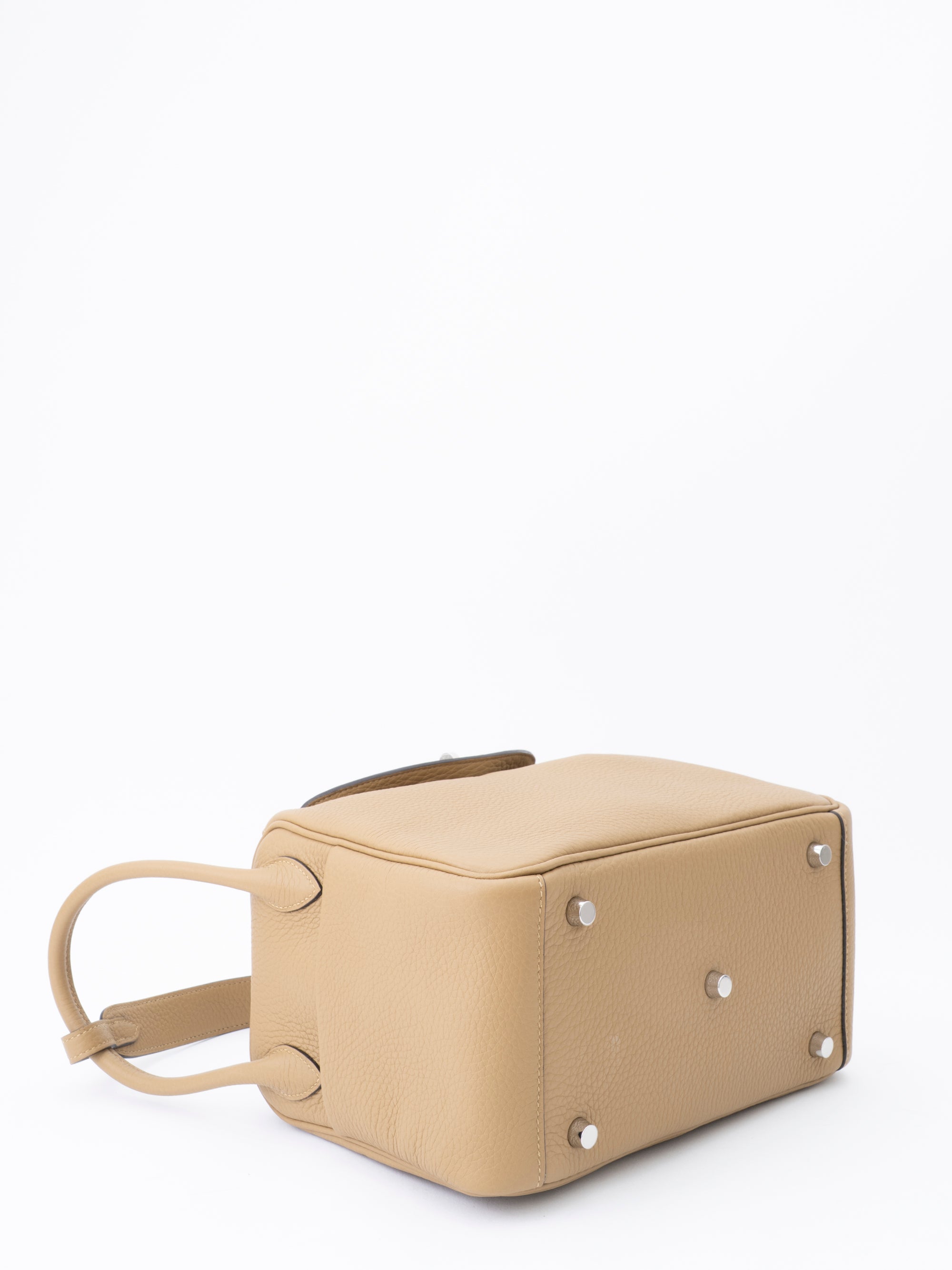 Hermès Lindy 26 Shoulder Bag, Stamp G: 2026, Taurillon Clemence, Dune 2D, Gold Hardware, New