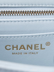 シャネル ミニマトラッセ17 シリアルプレート チェーンショルダーバッグ ラムスキン ライトブルー ゴールド金具