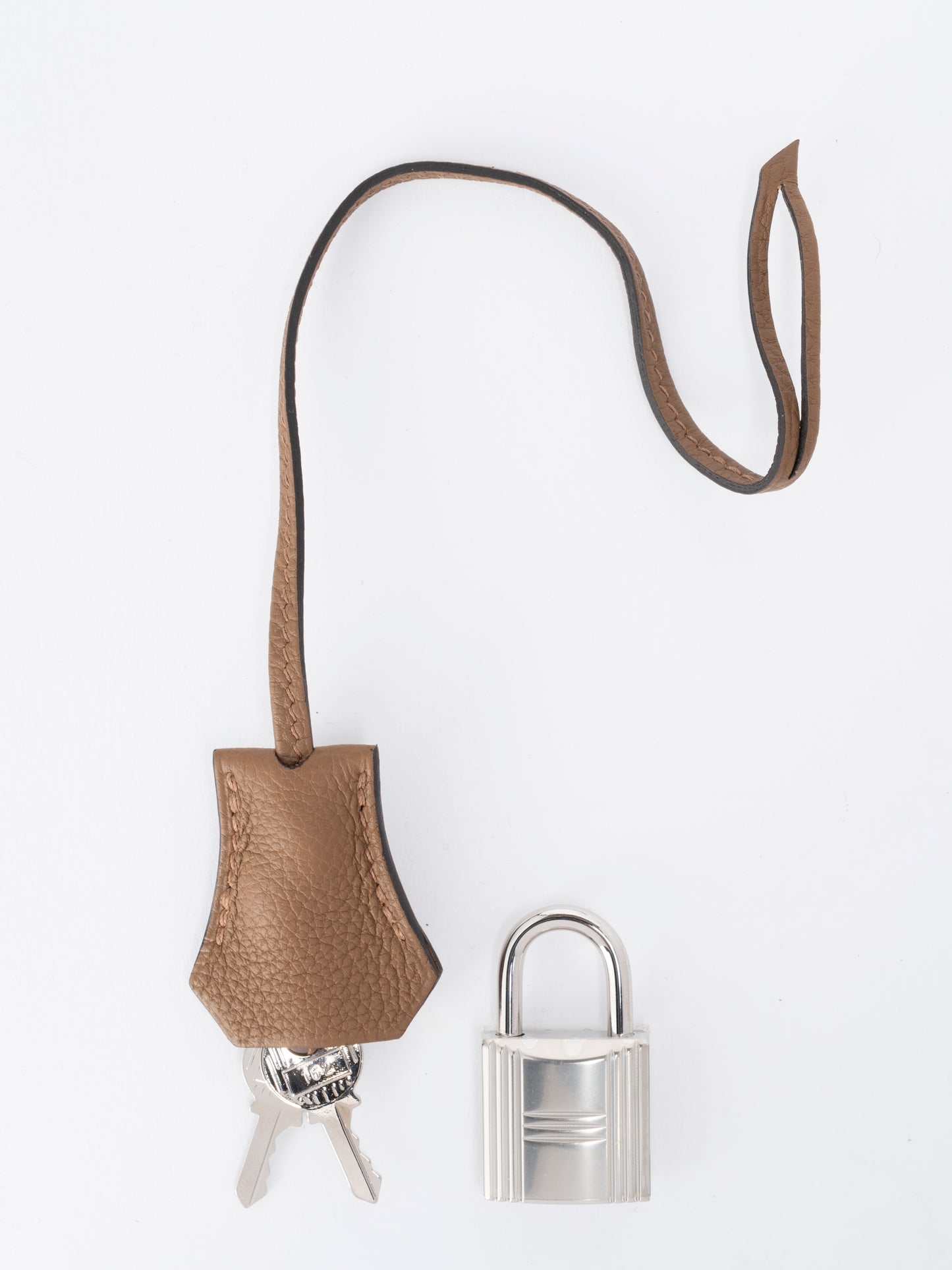 エルメス ケリーアッカドPM ショルダーバッグ W刻:2024年 トゴ アルザン3G シルバー金具 未使用