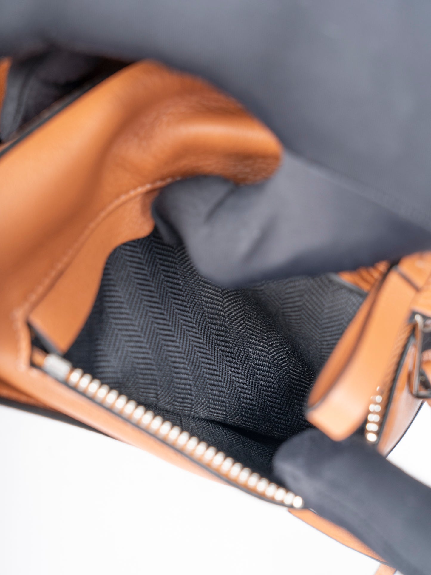 ロエベ ハンモック スモール 2WAY ショルダーバッグ レザー タン シルバー金具