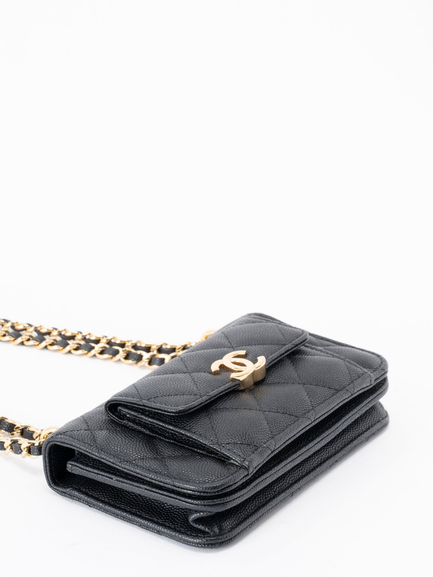 シャネル マトラッセ チェーンクラッチ ランダムシリアル キャビアスキン ブラック ゴールド金具