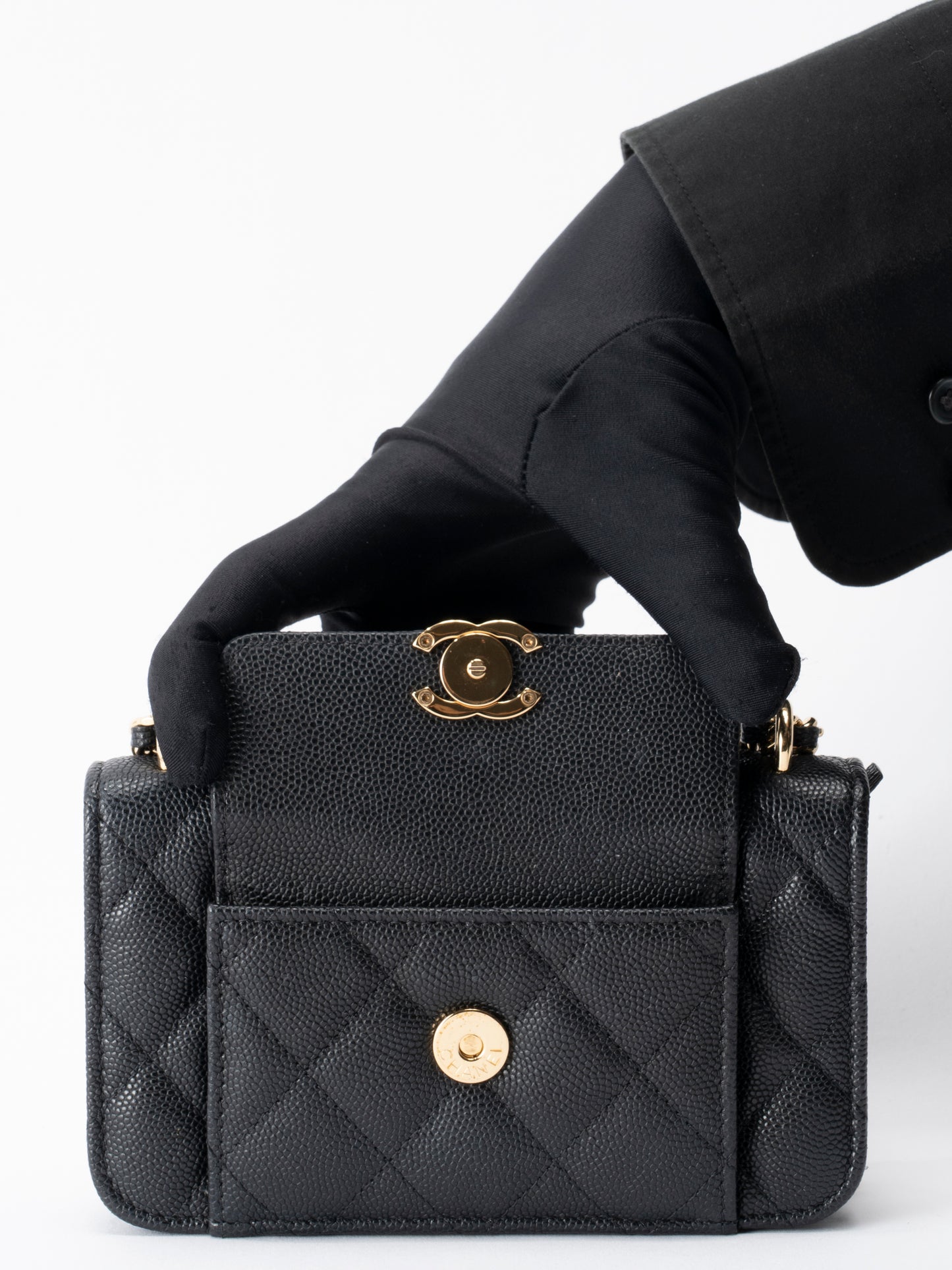 シャネル マトラッセ チェーンクラッチ ランダムシリアル キャビアスキン ブラック ゴールド金具