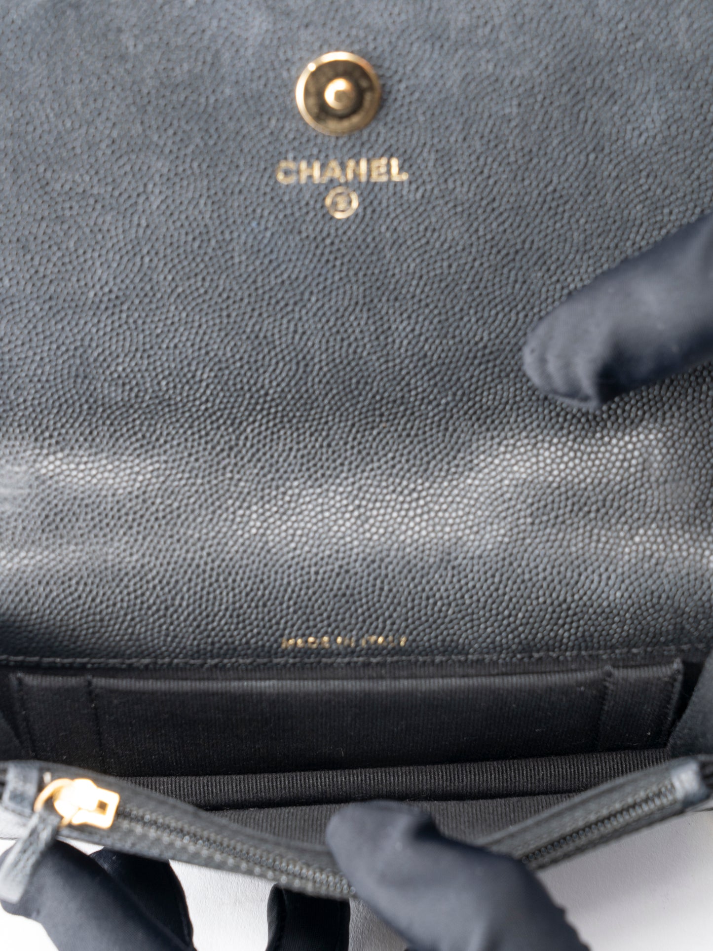 シャネル マトラッセ チェーンクラッチ ランダムシリアル キャビアスキン ブラック ゴールド金具