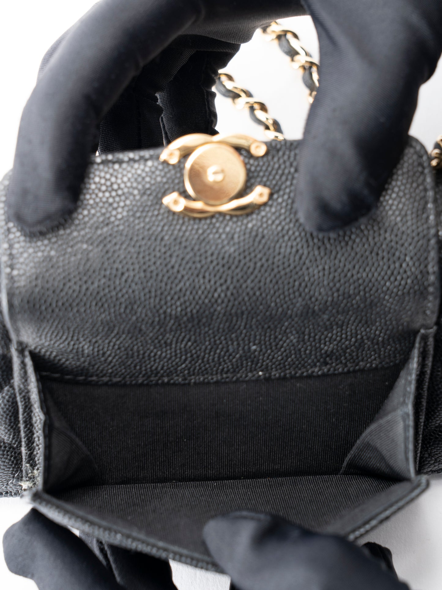 シャネル マトラッセ チェーンクラッチ ランダムシリアル キャビアスキン ブラック ゴールド金具