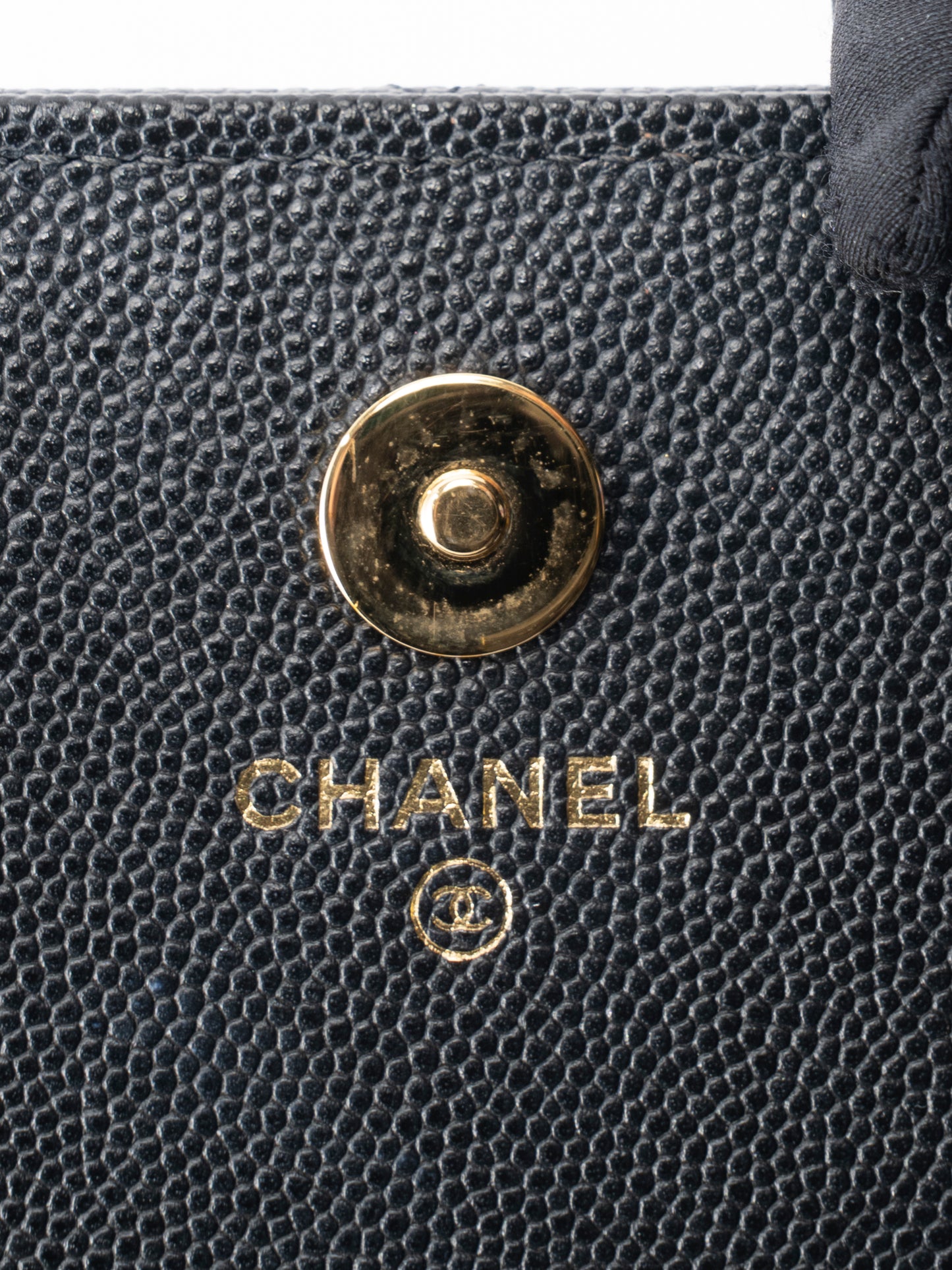 シャネル マトラッセ チェーンクラッチ ランダムシリアル キャビアスキン ブラック ゴールド金具