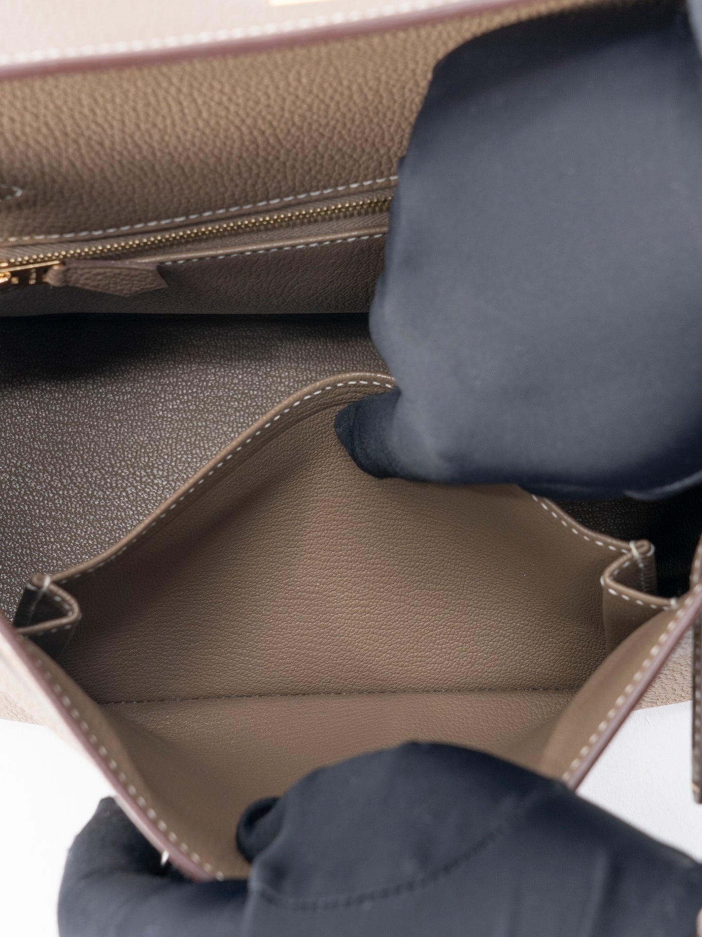 エルメス ケリー25 ハンドバッグ 内縫い B刻:2023年 トゴ エトゥープ18 ゴールド金具