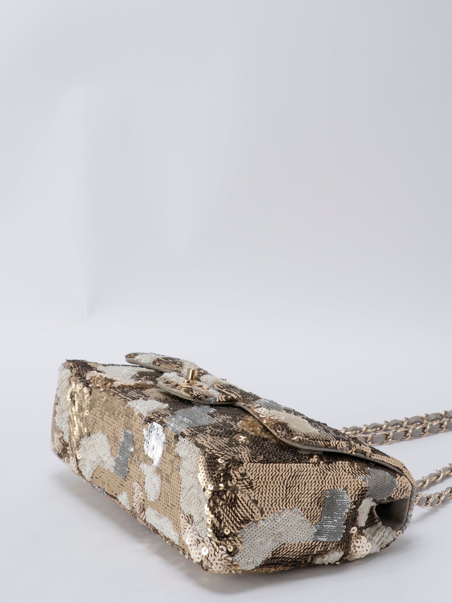 シャネル ココマーク フラップチェーンショルダーバッグ スパンコール ゴールド×ホワイト ゴールド金具