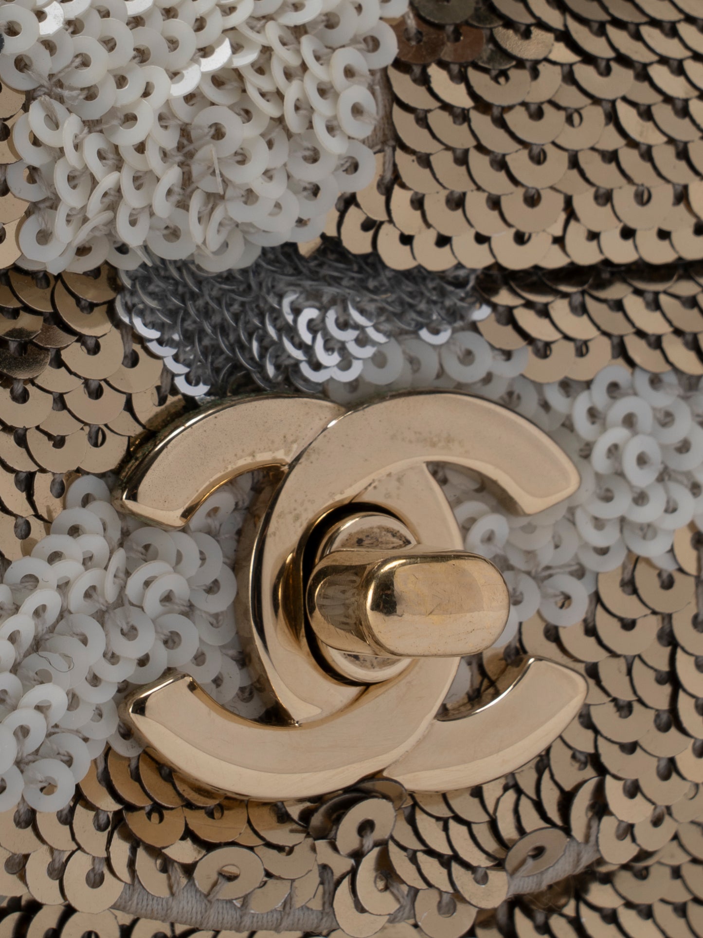 シャネル ココマーク フラップチェーンショルダーバッグ スパンコール ゴールド×ホワイト ゴールド金具