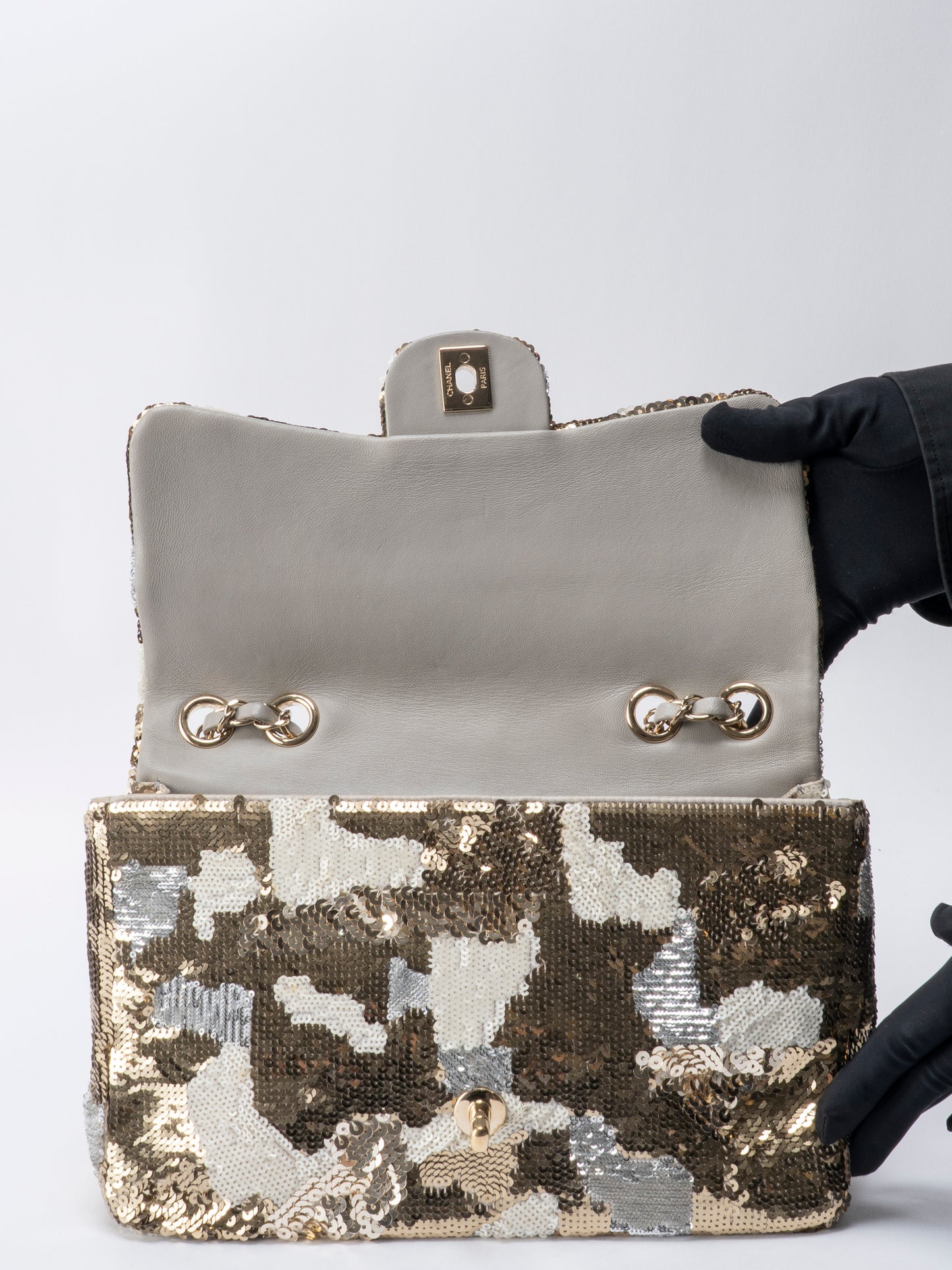 シャネル ココマーク フラップチェーンショルダーバッグ スパンコール ゴールド×ホワイト ゴールド金具
