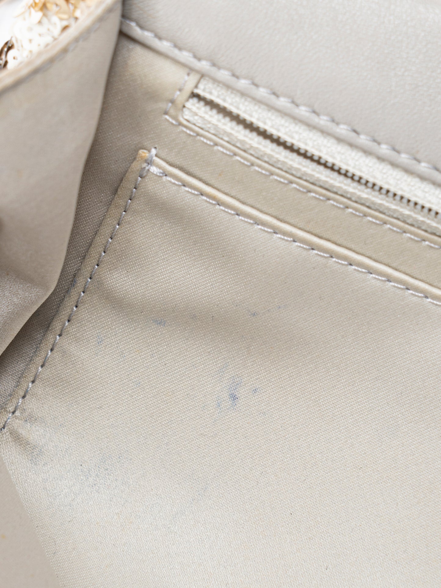 シャネル ココマーク フラップチェーンショルダーバッグ スパンコール ゴールド×ホワイト ゴールド金具