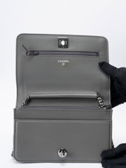 シャネル ターンロック チェーンウォレット スパンコール マルチカラー グレー シルバー金具