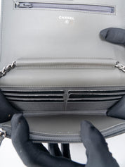 シャネル ターンロック チェーンウォレット スパンコール マルチカラー グレー シルバー金具