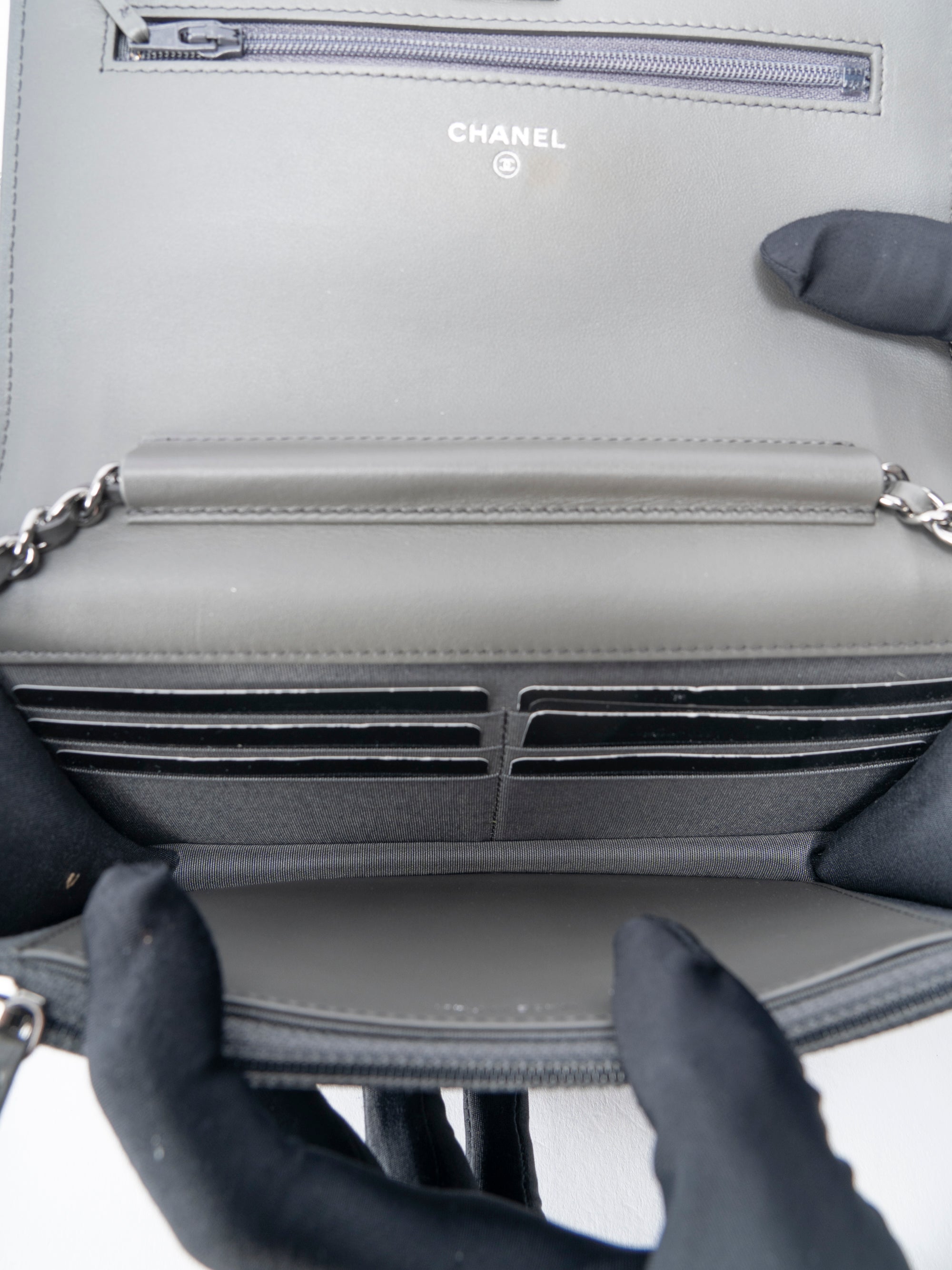 シャネル ターンロック チェーンウォレット スパンコール マルチカラー グレー シルバー金具