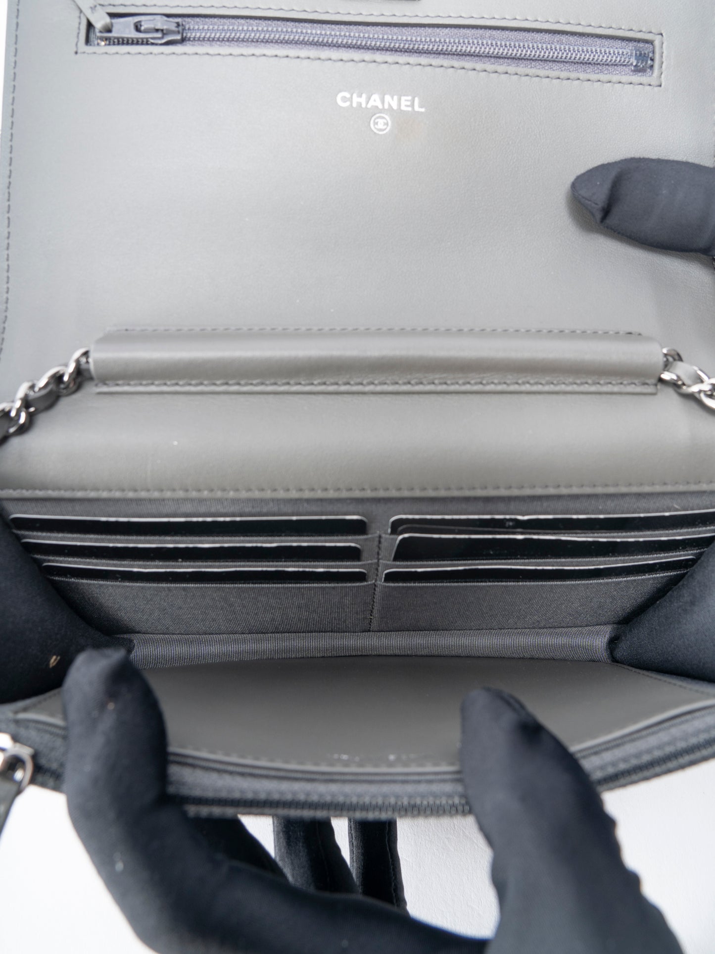 シャネル ターンロック チェーンウォレット スパンコール マルチカラー グレー シルバー金具