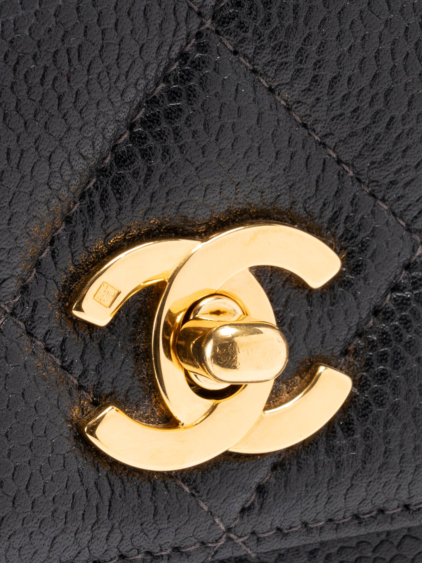 シャネル マトラッセ チェーンショルダーバッグ キャビアスキン ブラック ゴールド金具