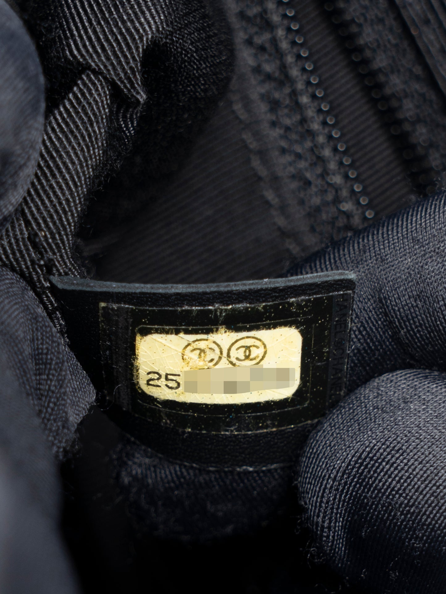 シャネル マトラッセ シングルフラップチェーンショルダーバッグ カーフスキン ブラック シルバー金具