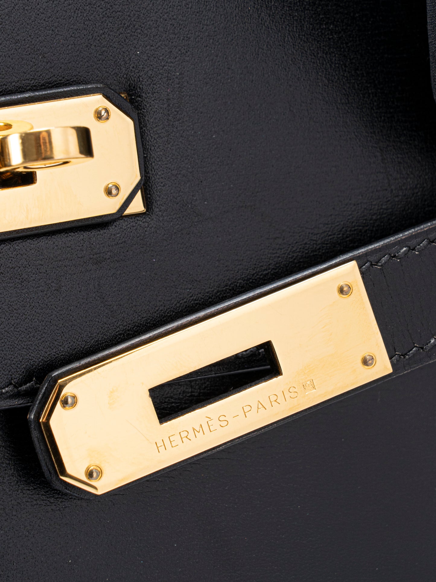 エルメス ケリー32 ハンドバッグ 内縫い □E刻:2001年 ボックスカーフ ブラック ゴールド金具