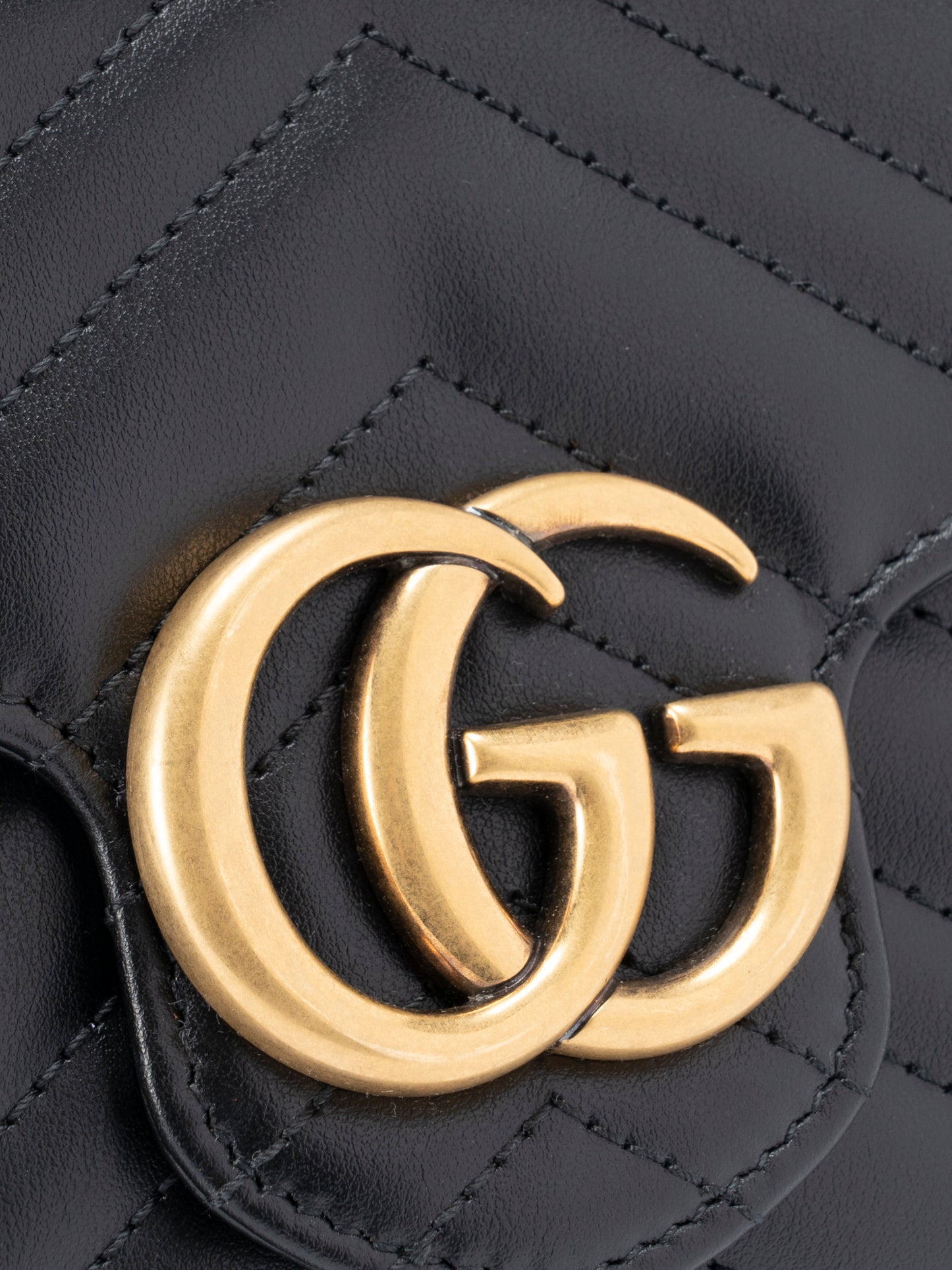 グッチ GGマーモント チェーンウォレット レザー ブラック ゴールド金具 新品