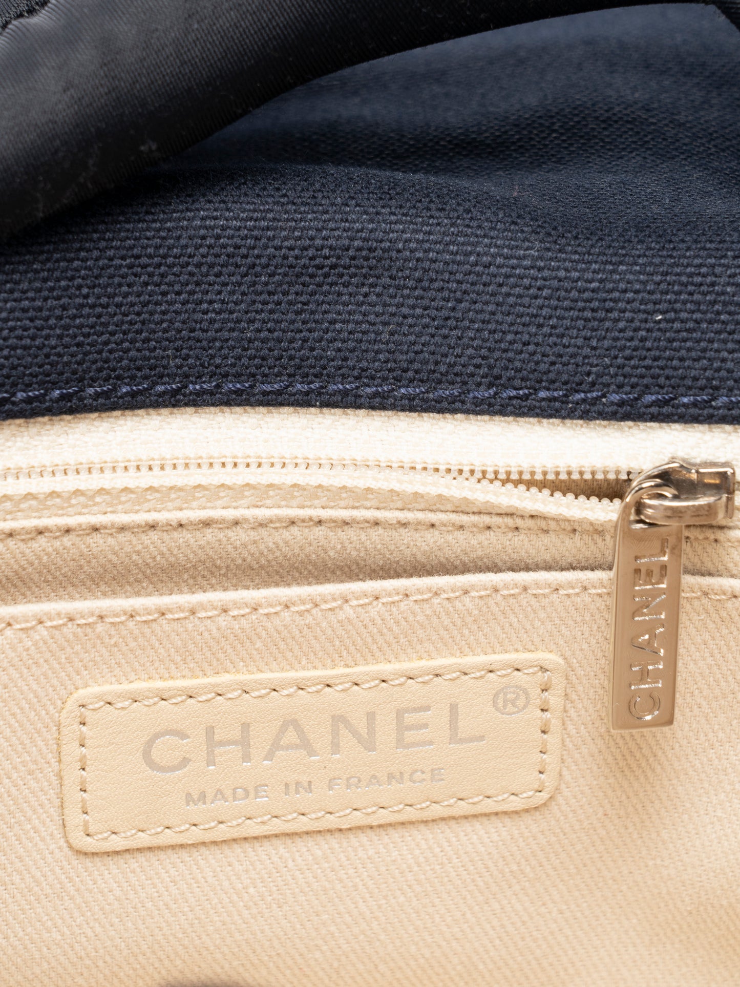 シャネル クルーズライン ショルダーバッグ キャンバス ネイビー シルバー金具