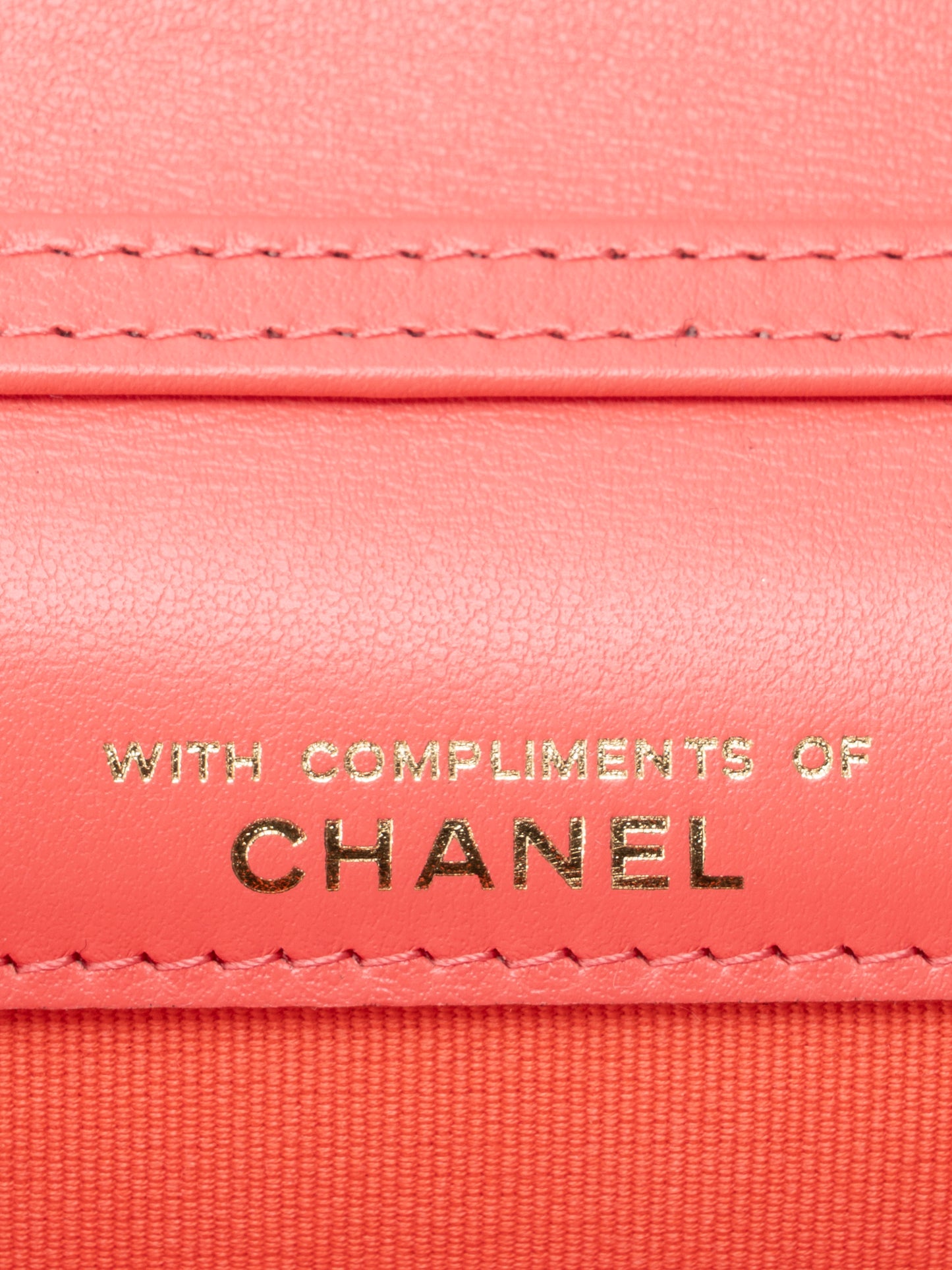 シャネル マトラッセ ランダムシリアル ミニ チェーンショルダーバッグ カーフスキン ピンク ゴールド金具