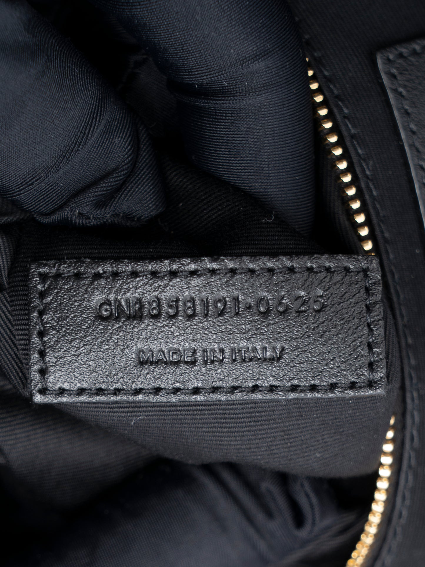 サンローラン イカール ミディアム ショッピングトートバッグ キルティングナッパレザー ブラック アンティークゴールド金具