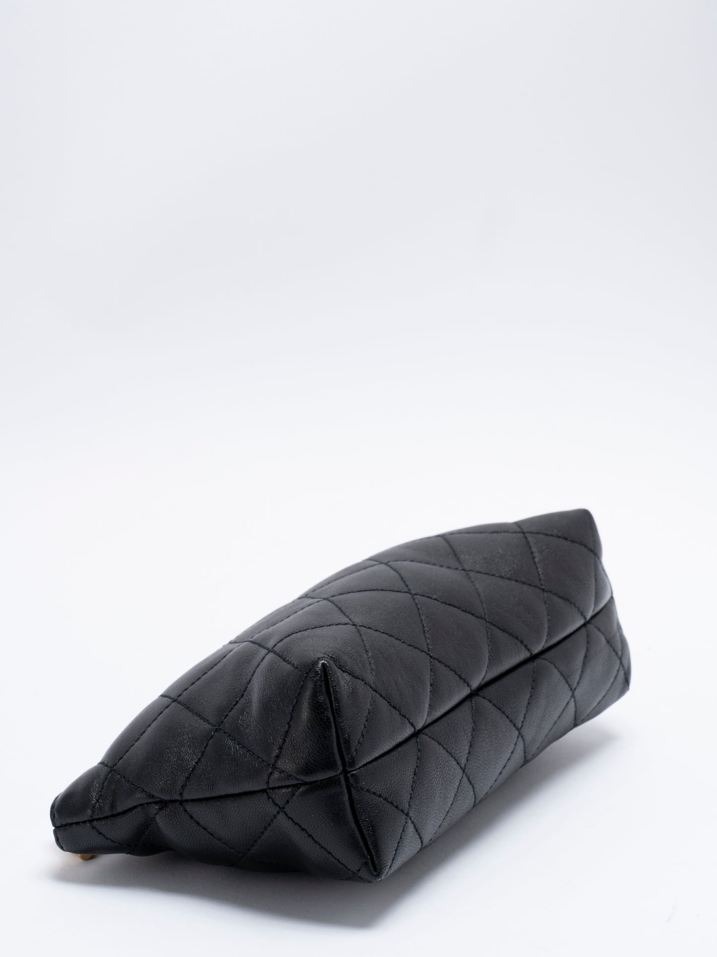 サンローラン イカール ミディアム ショッピングトートバッグ キルティングナッパレザー ブラック アンティークゴールド金具