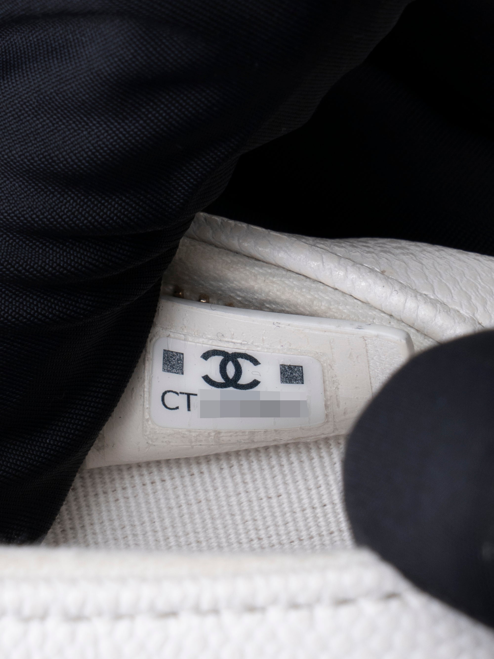 Chanel Matelassé Chain Random Serial Camera Bag Caviar Skin White Gold Hardware