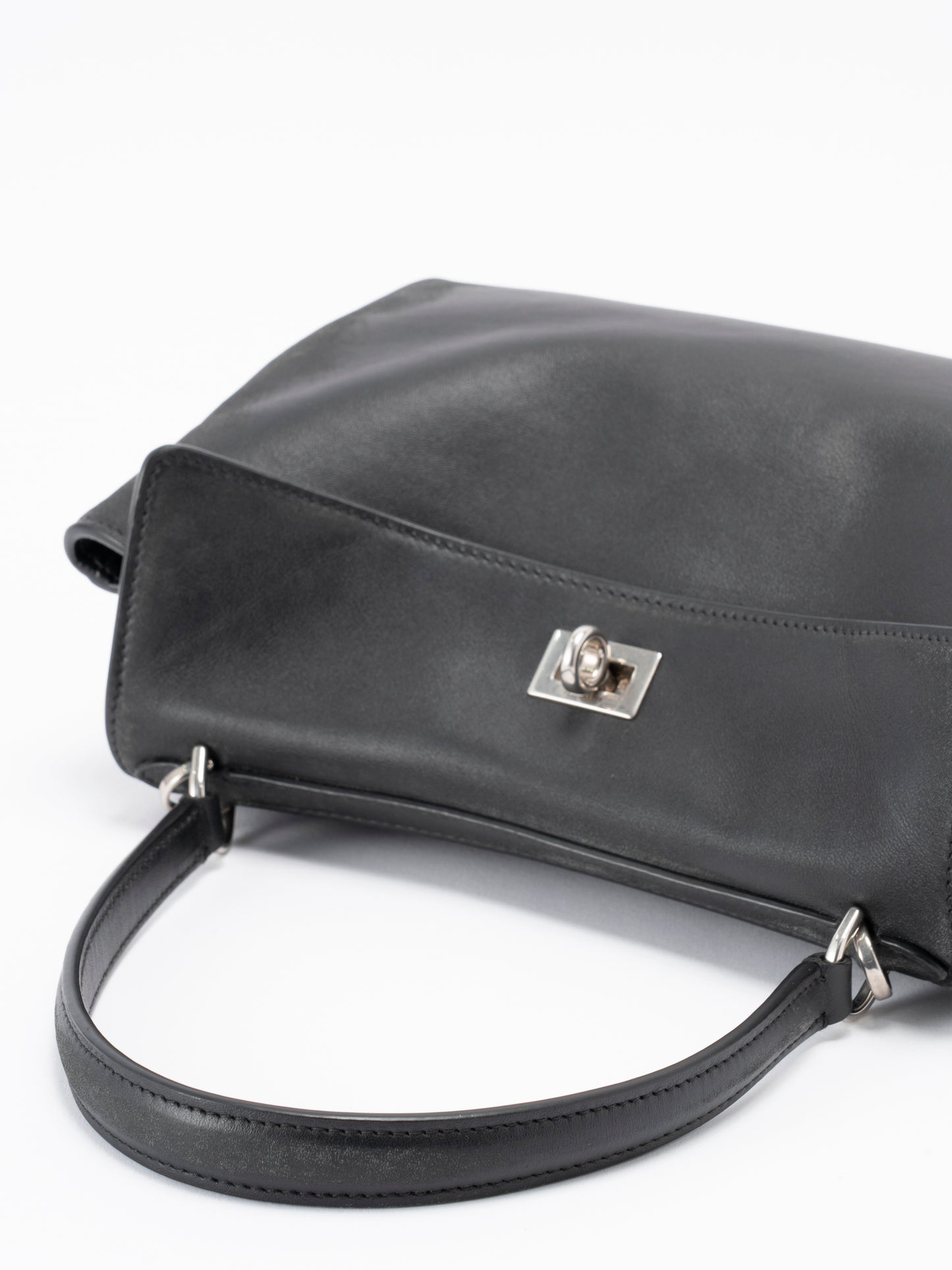 バレンシアガ ロデオ スモール ユーズド チャーム付き アンティーク調 ショルダーバッグ スムースカーフスキン ブラック  シルバー金具