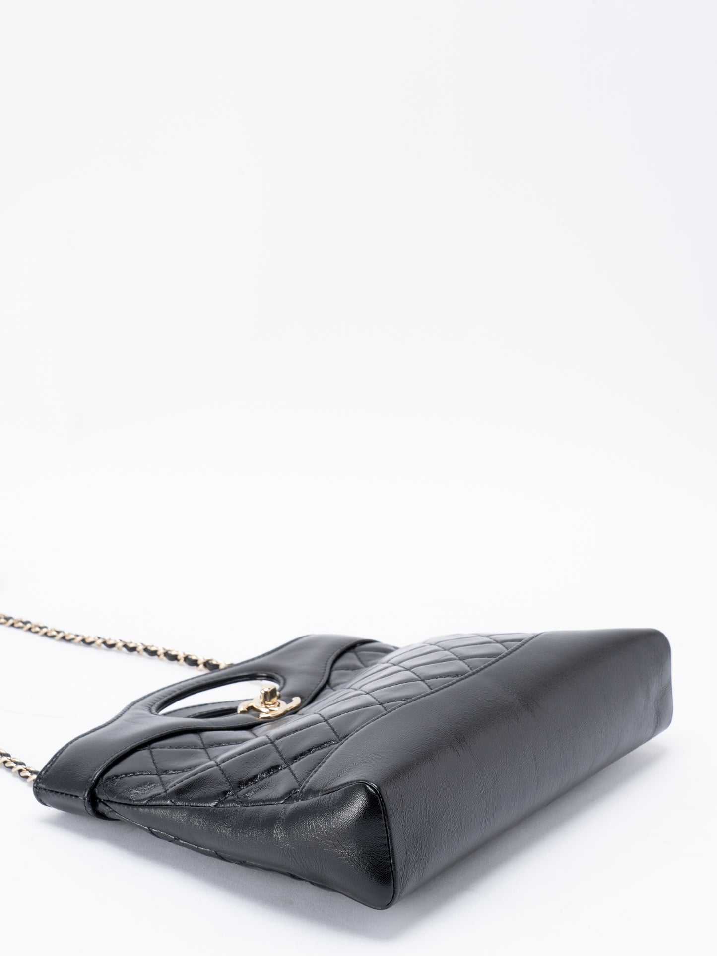 シャネル シャネル31 ミニショルダーバッグ シリアルプレート ラムスキン ブラック ゴールド金具