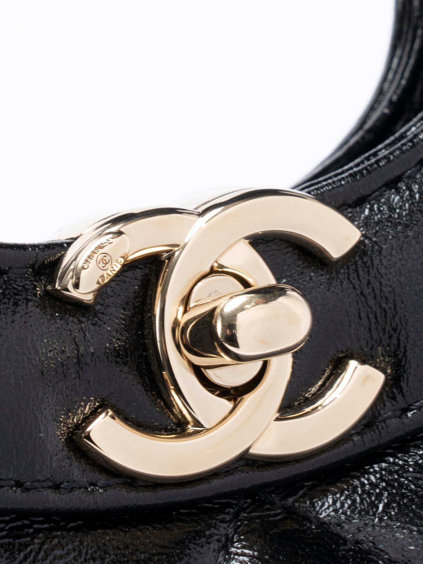 シャネル シャネル31 ミニショルダーバッグ シリアルプレート ラムスキン ブラック ゴールド金具