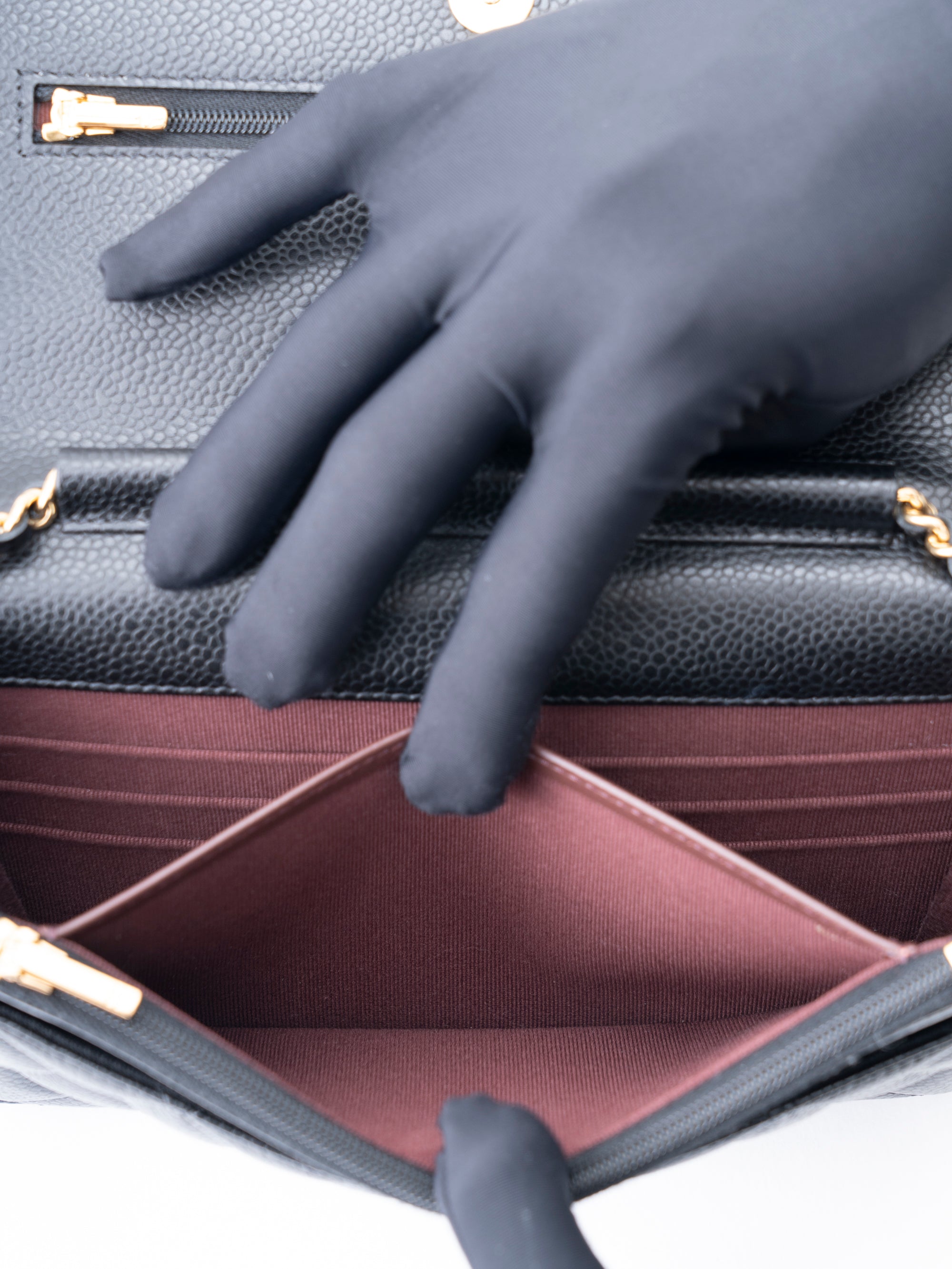 シャネル マトラッセ チェーンウォレット キャビアスキン シリアルプレート ブラック ゴールド金具